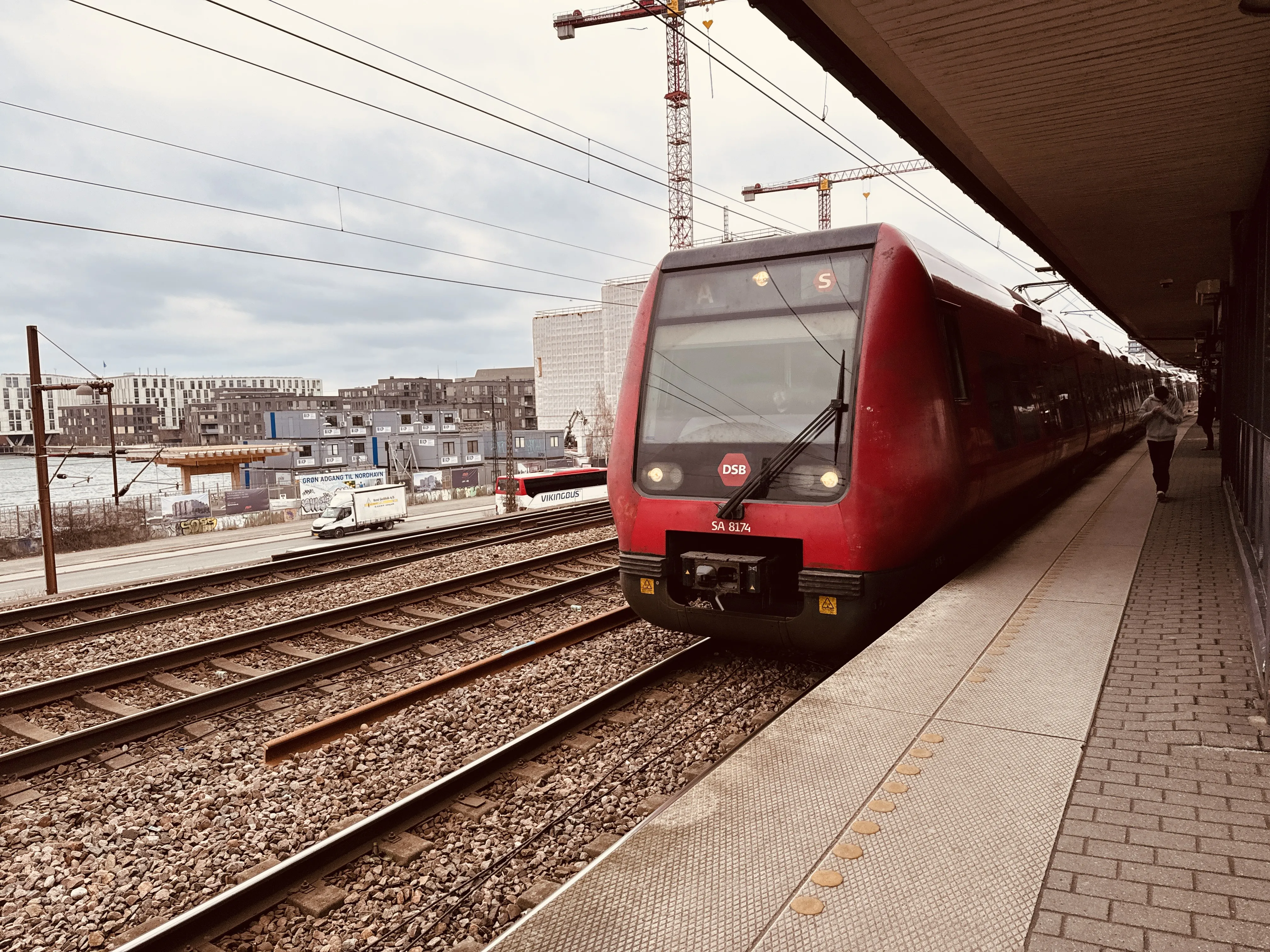 Billede af DSB SA 8174 fotograferet ud for Nordhavn S-togstrinbræt.