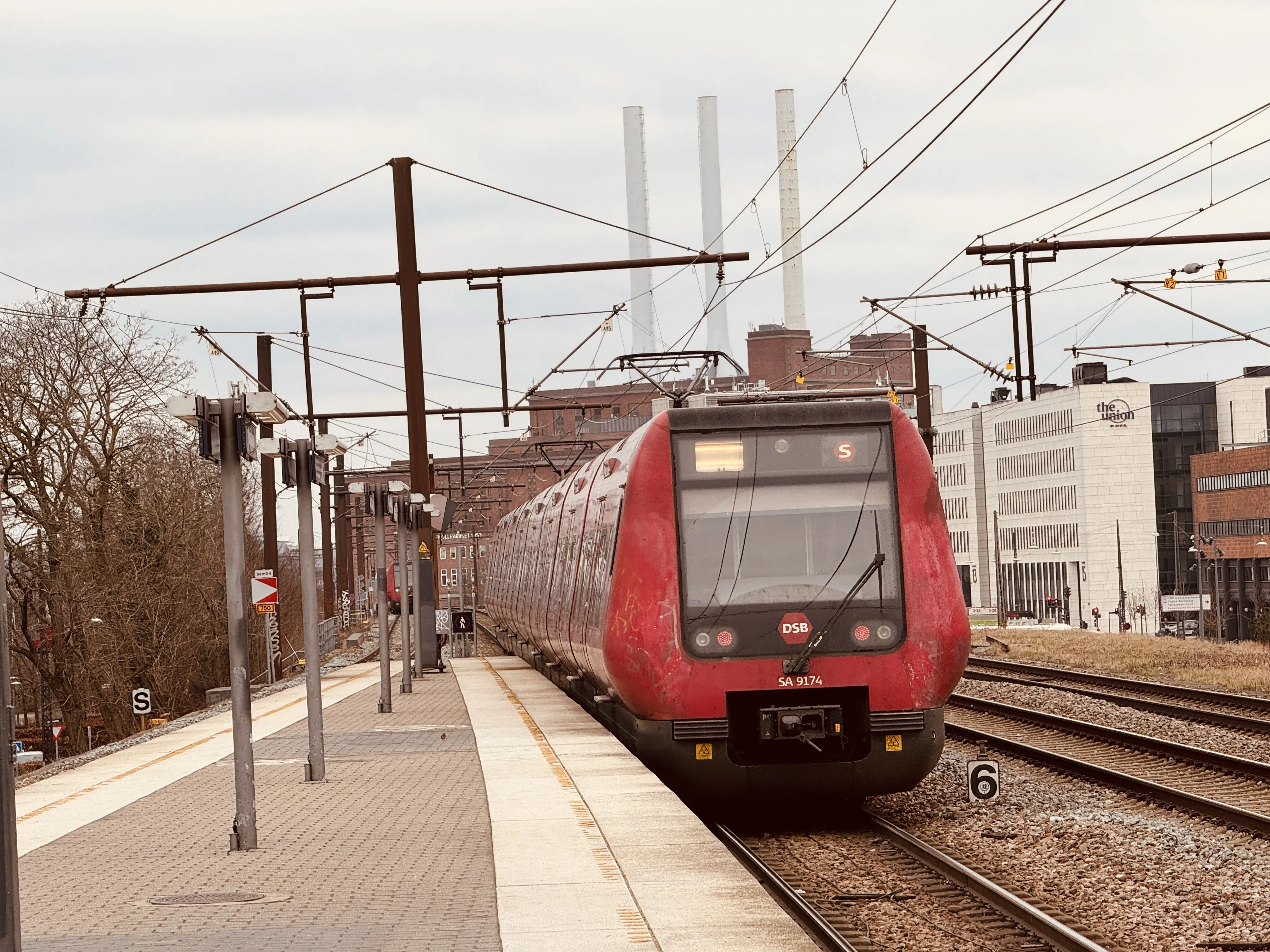 Billede af DSB SA 8174 fotograferet ud for Nordhavn S-togstrinbræt.