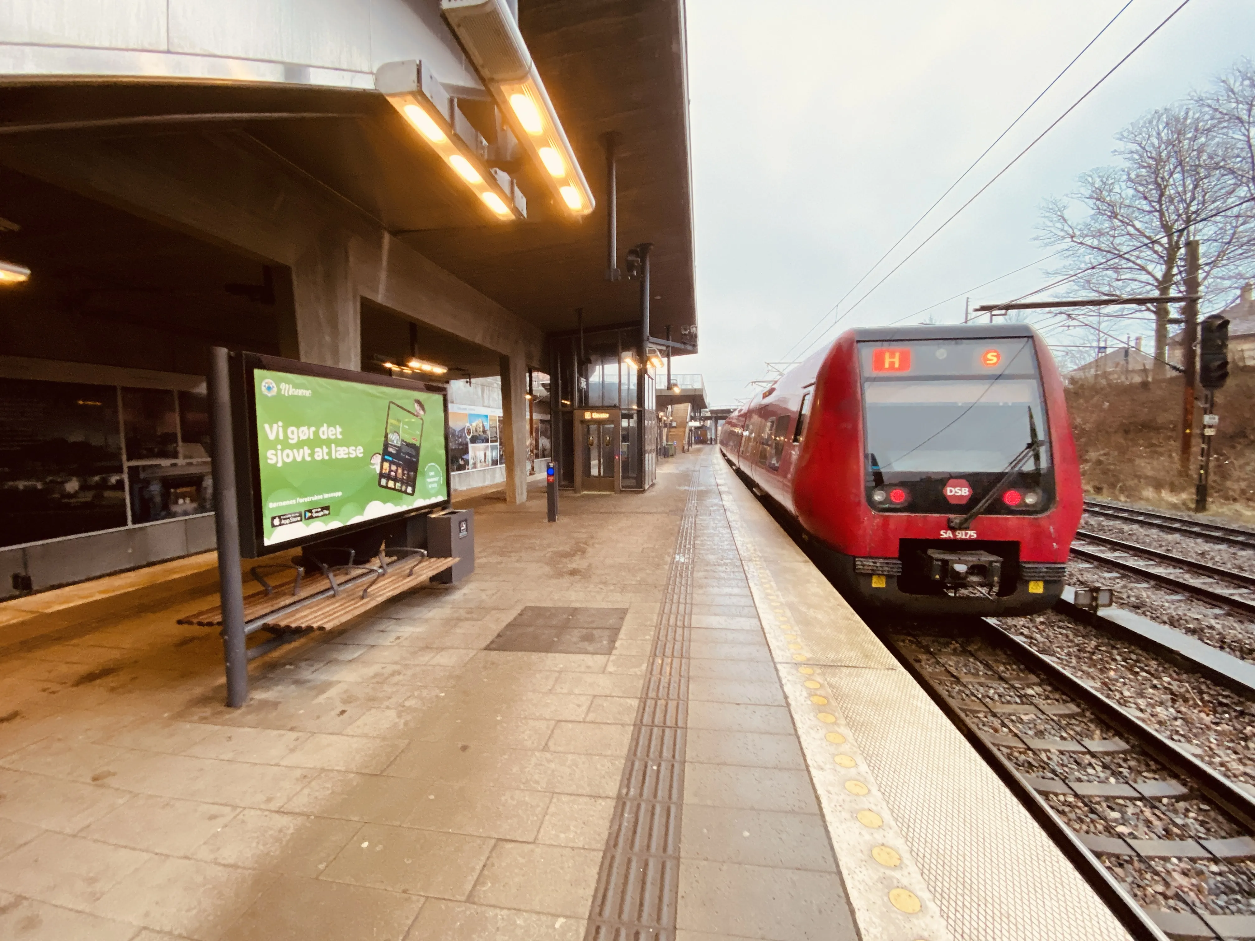 Billede af DSB SA 8175 fotograferet ud for Carlsberg S-togstrinbræt.