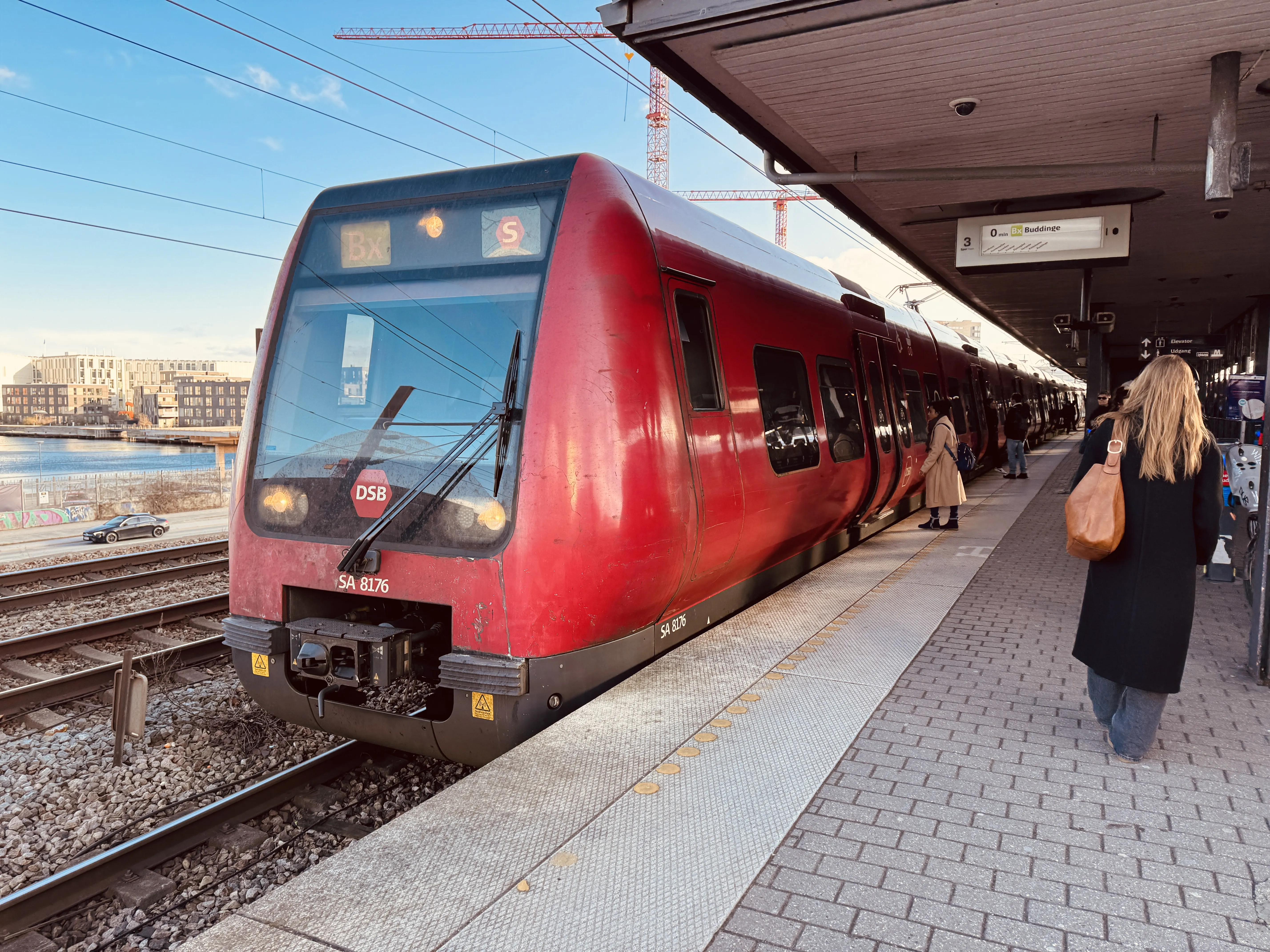 Billede af DSB SA 8176 fotograferet ud for Nordhavn S-togstrinbræt.