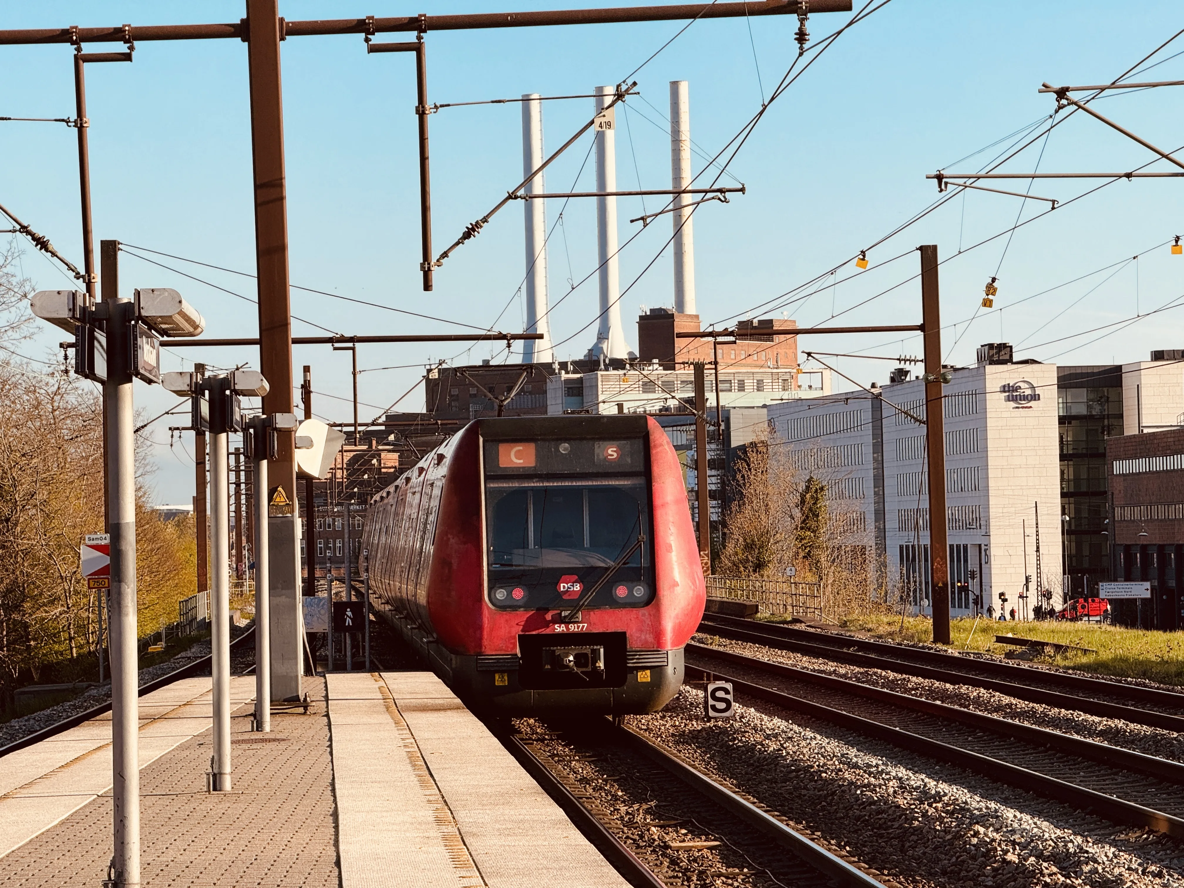 Billede af DSB SA 8177 fotograferet ud for Nordhavn S-togstrinbræt.