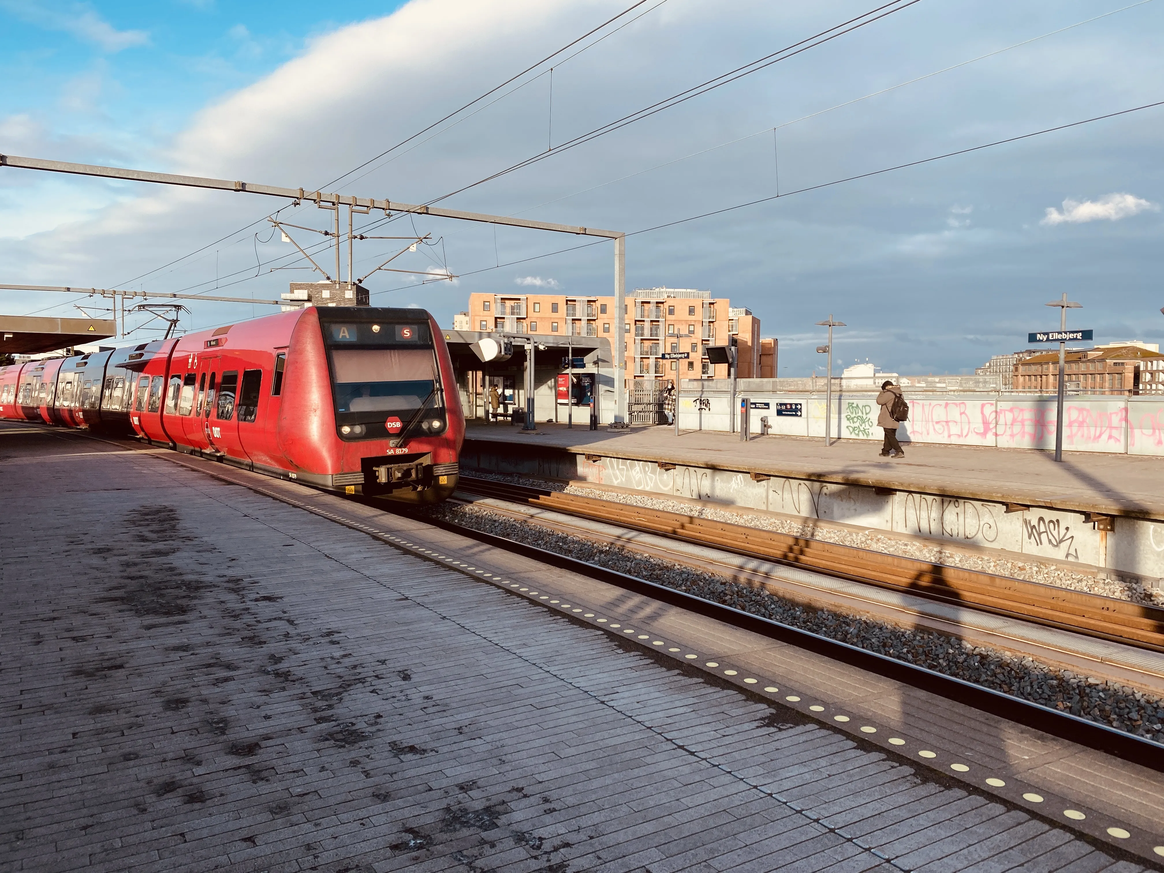 Billede af DSB SA 8179 fotograferet ud for Ny Ellebjerg Trinbræt.