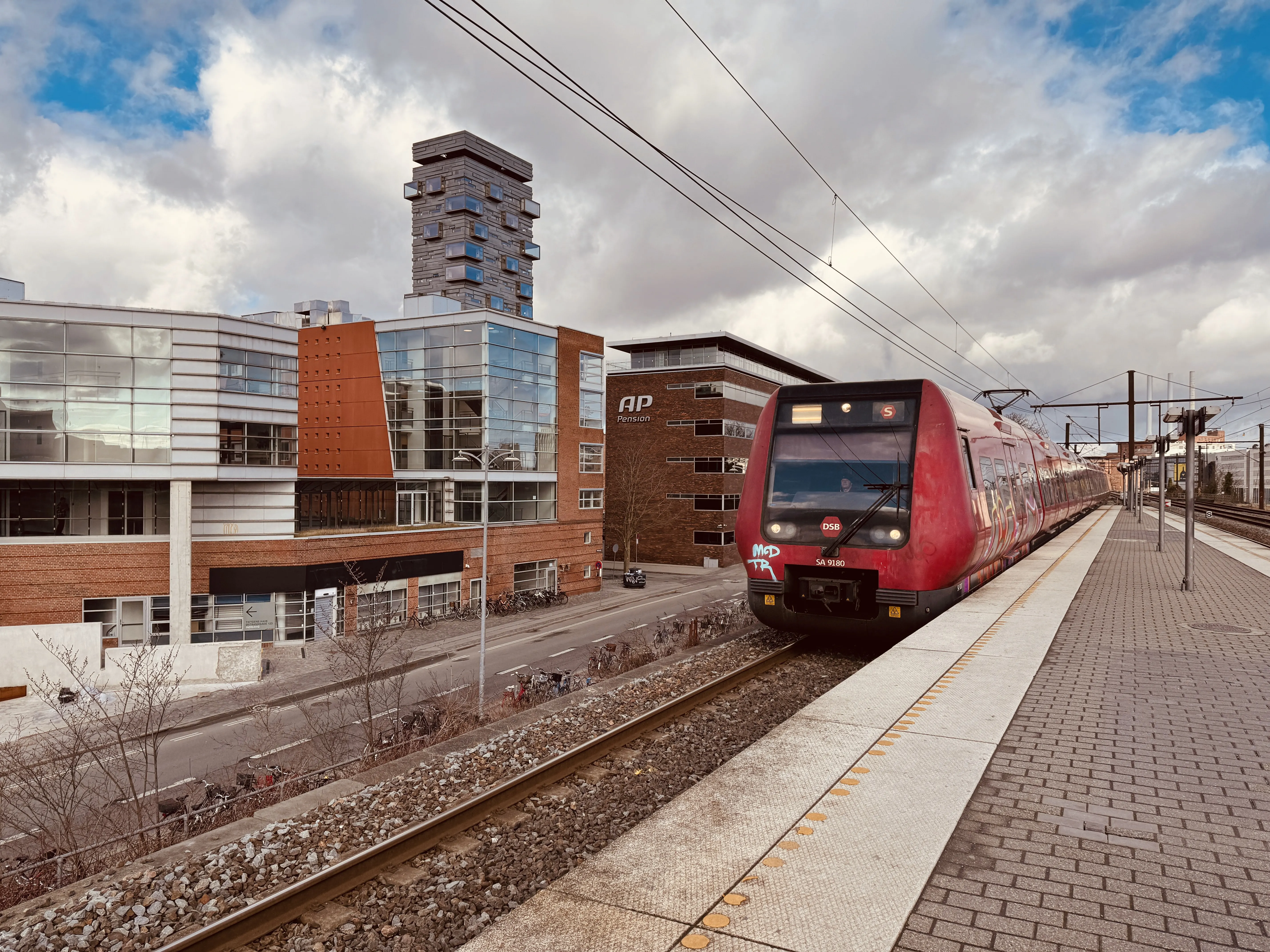 Billede af DSB SA 8180 fotograferet ud for Nordhavn S-togstrinbræt.