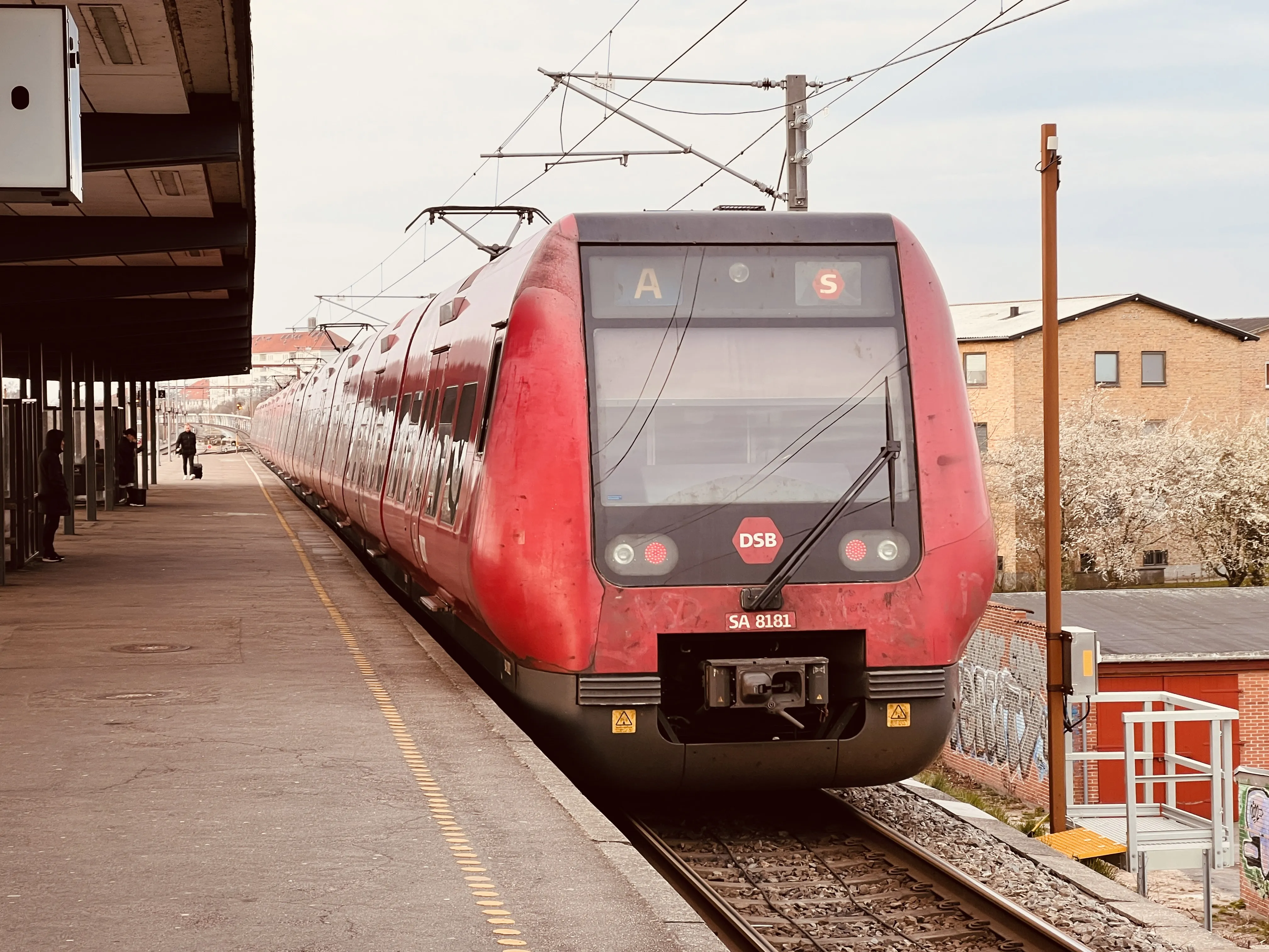 Billede af DSB SA 8181 fotograferet ud for Åmarken S-togstrinbræt.