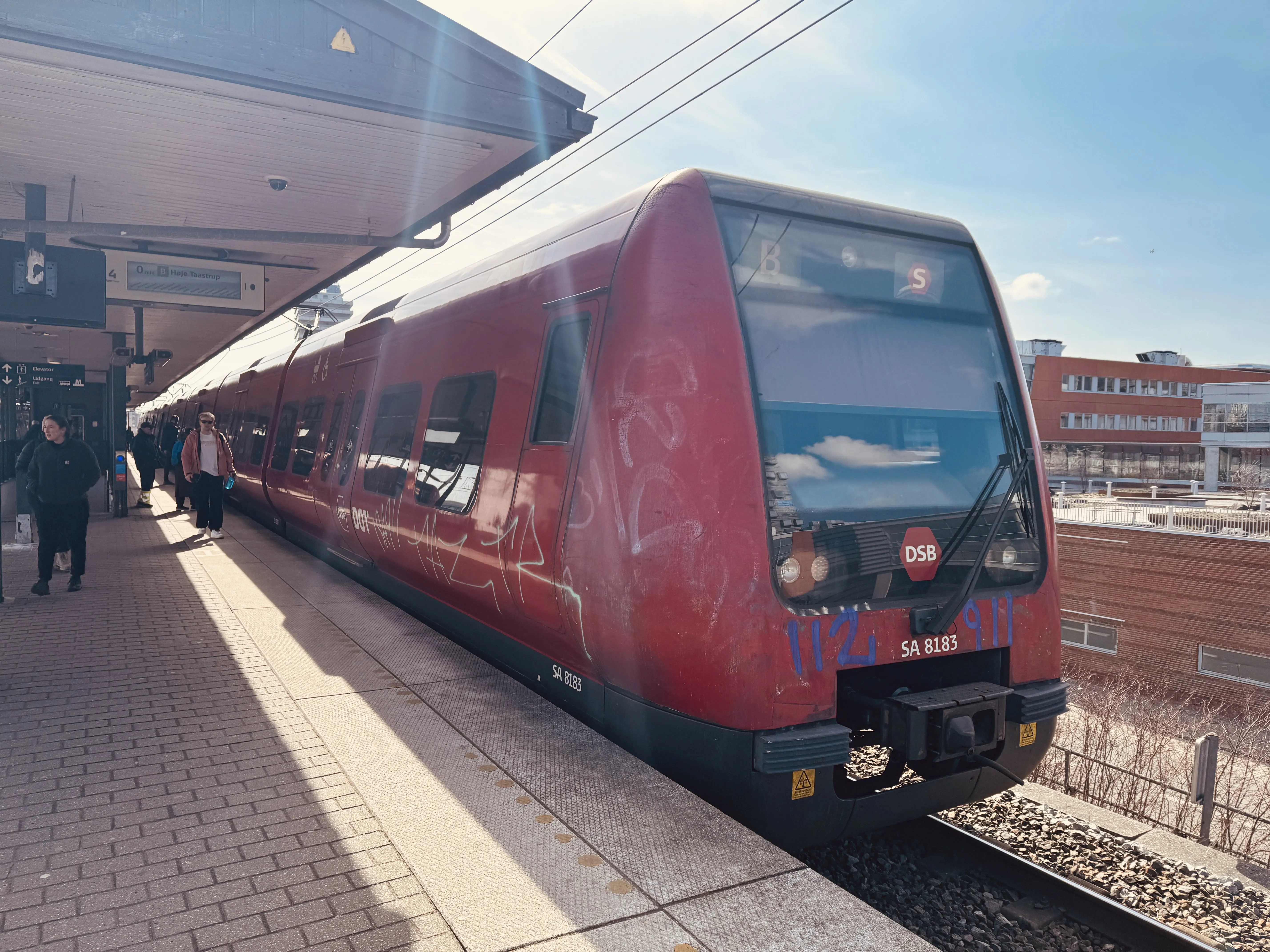 Billede af DSB SA 8183 fotograferet ud for Nordhavn S-togstrinbræt.