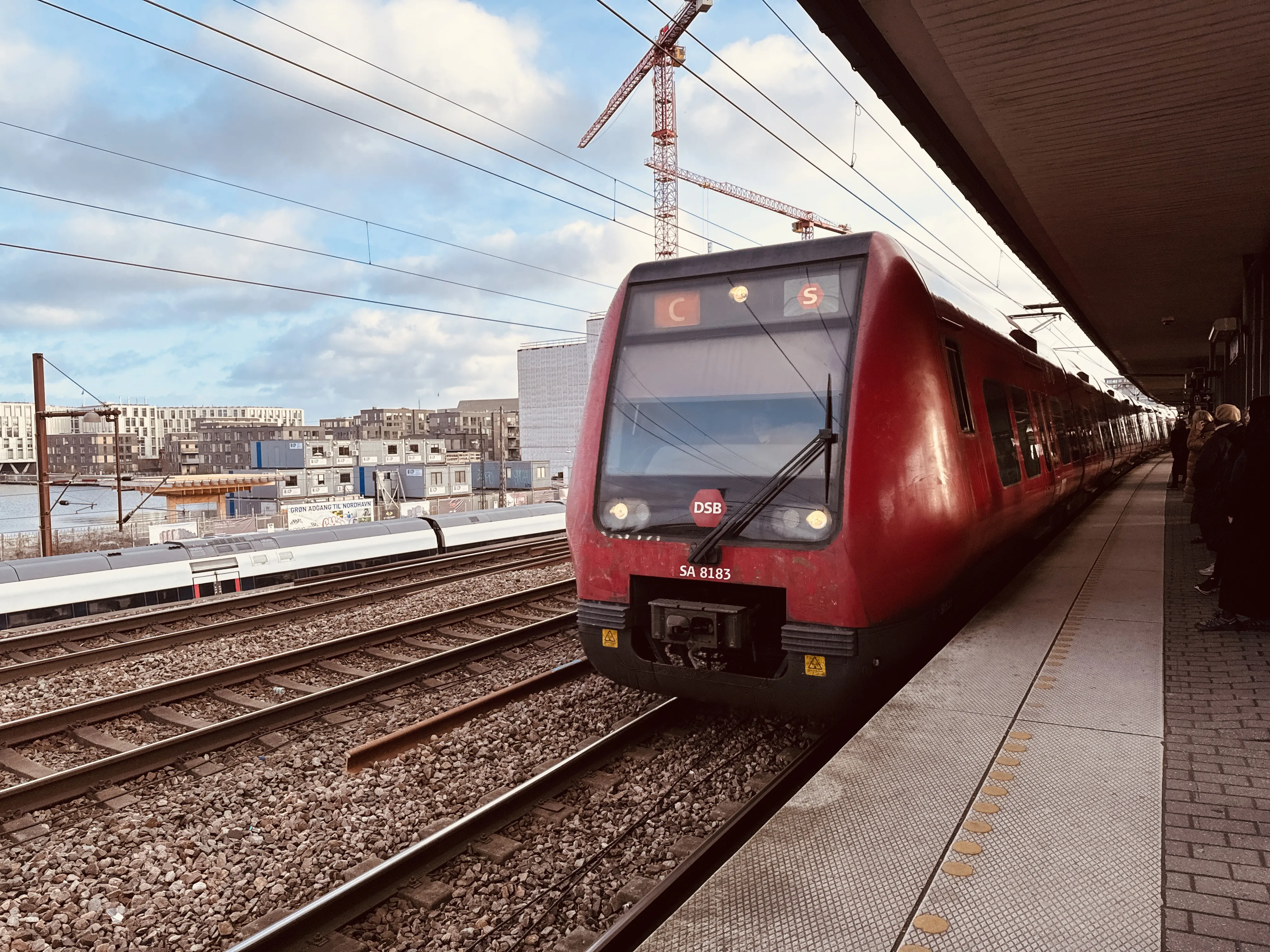 Billede af DSB SA 8183 fotograferet ud for Nordhavn S-togstrinbræt.