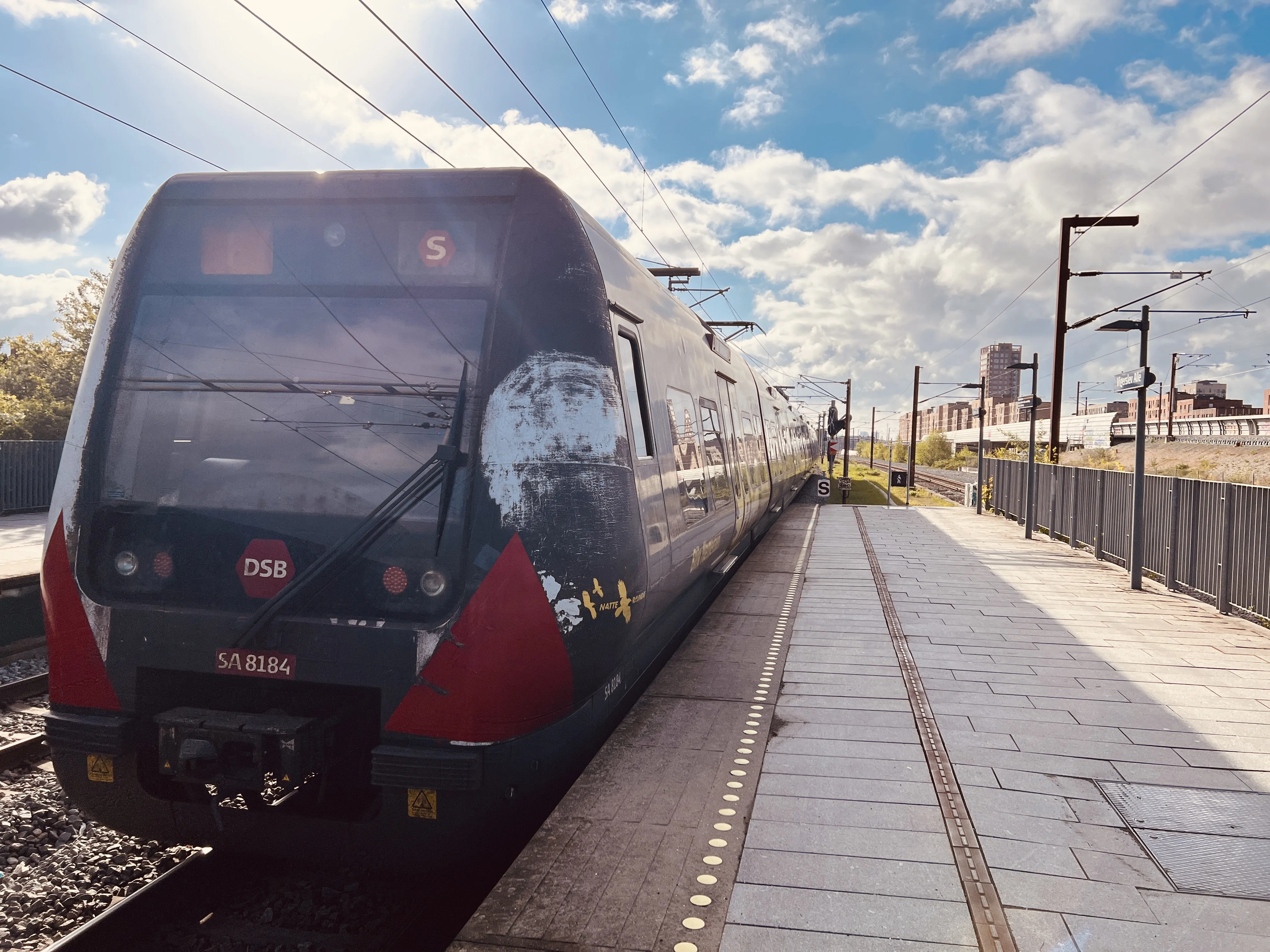 Billede af DSB SA 8184 fotograferet ud for Vigerslev Allé S-togstrinbræt.