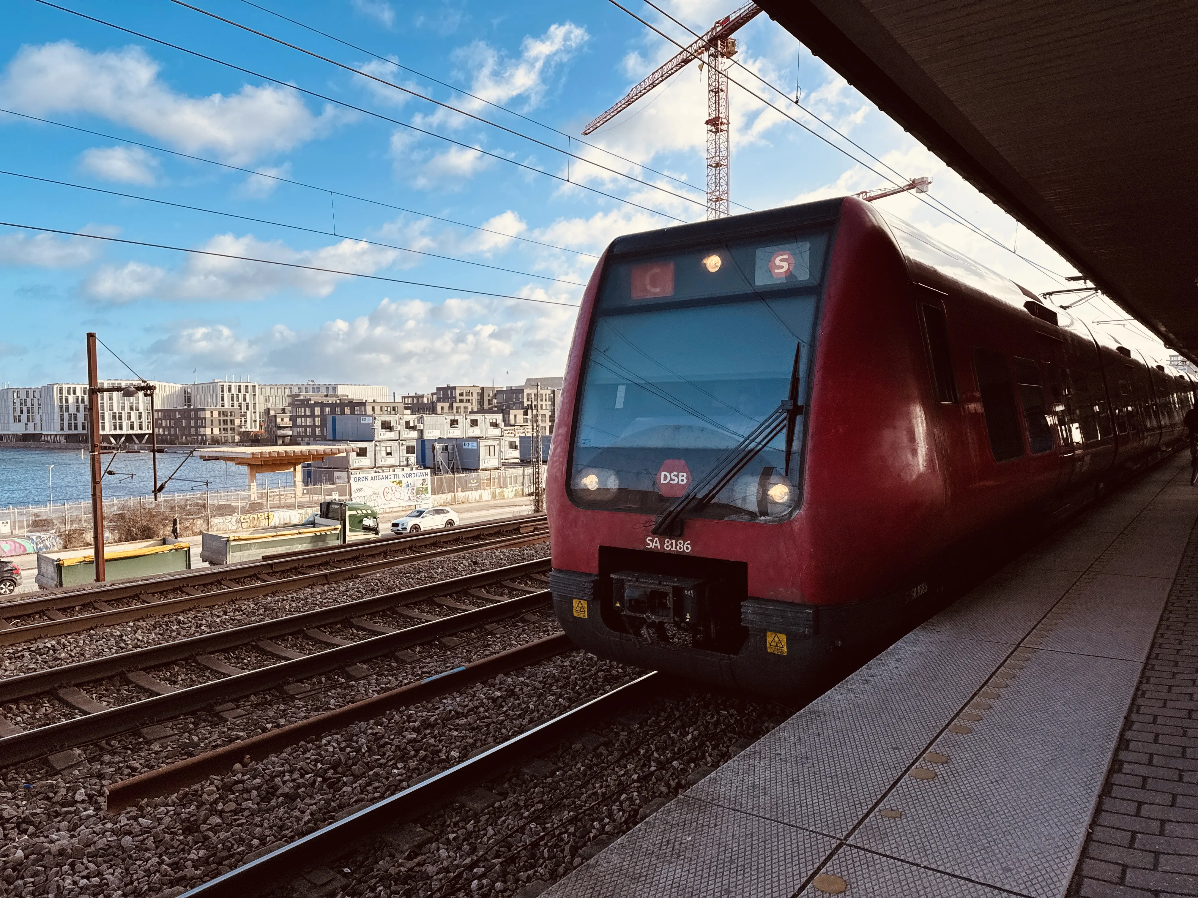 Billede af DSB SA 8186 fotograferet ud for Nordhavn S-togstrinbræt.