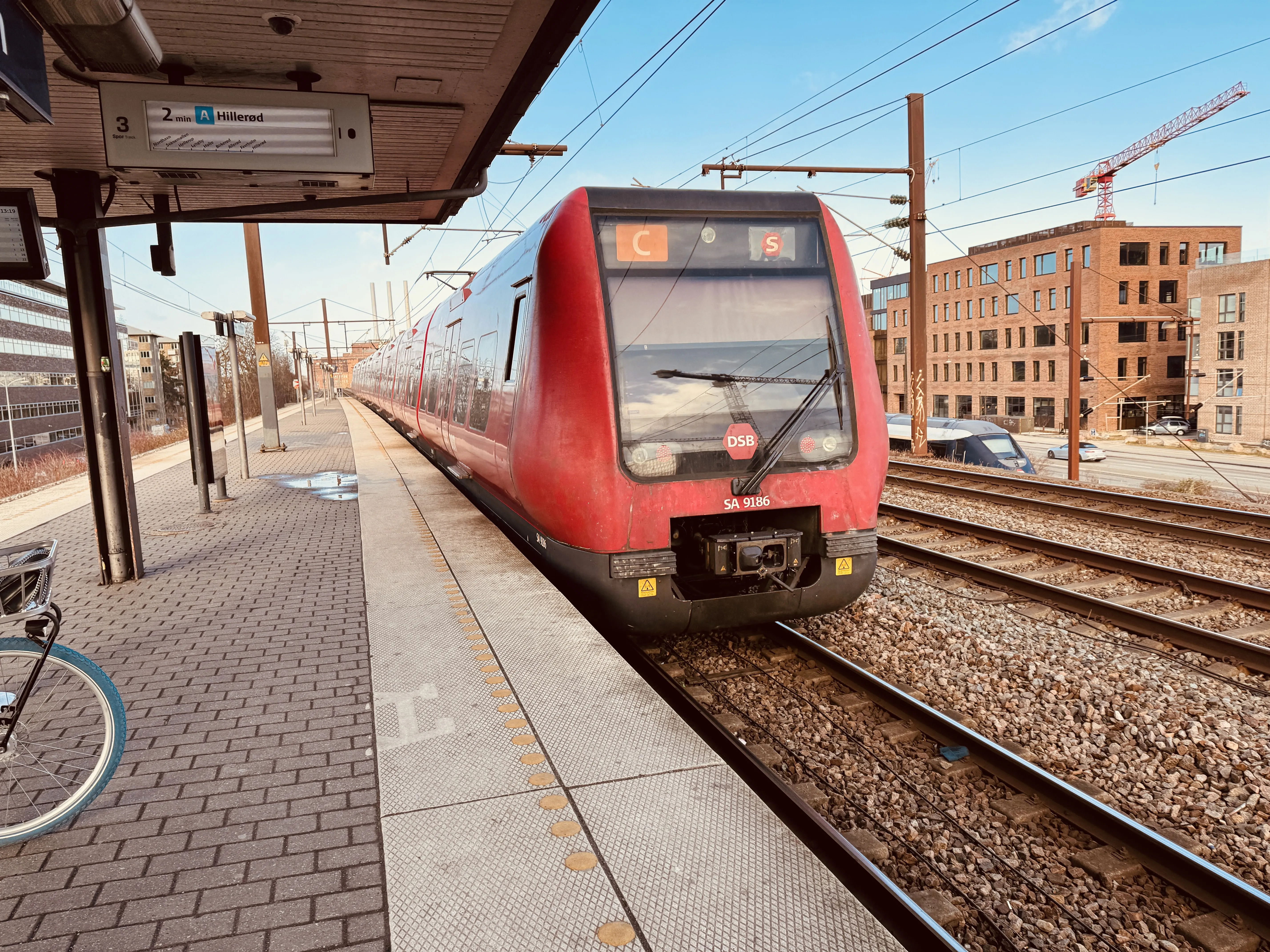 Billede af DSB SA 8186 fotograferet ud for Nordhavn S-togstrinbræt.