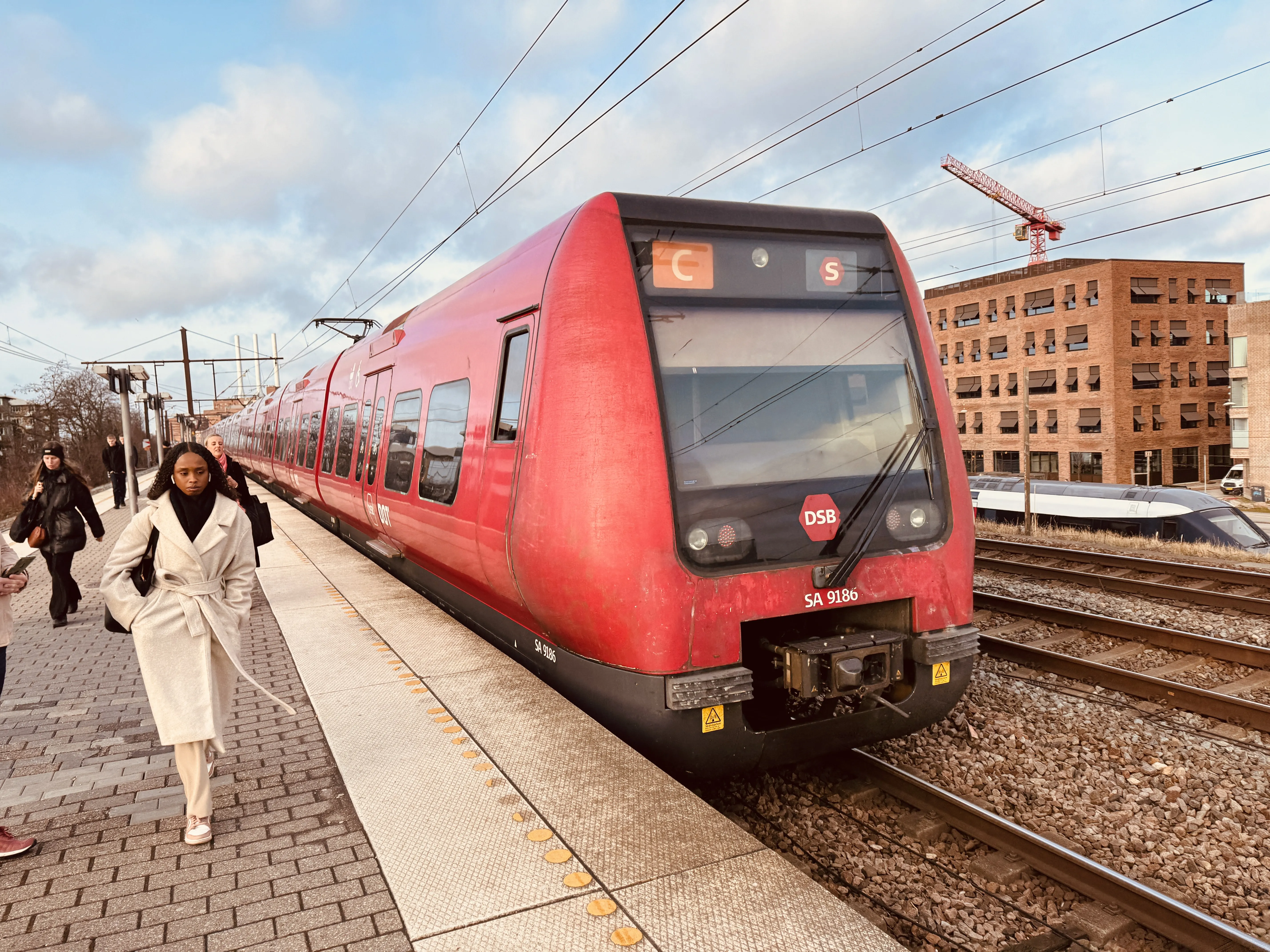 Billede af DSB SA 8186 fotograferet ud for Nordhavn S-togstrinbræt.