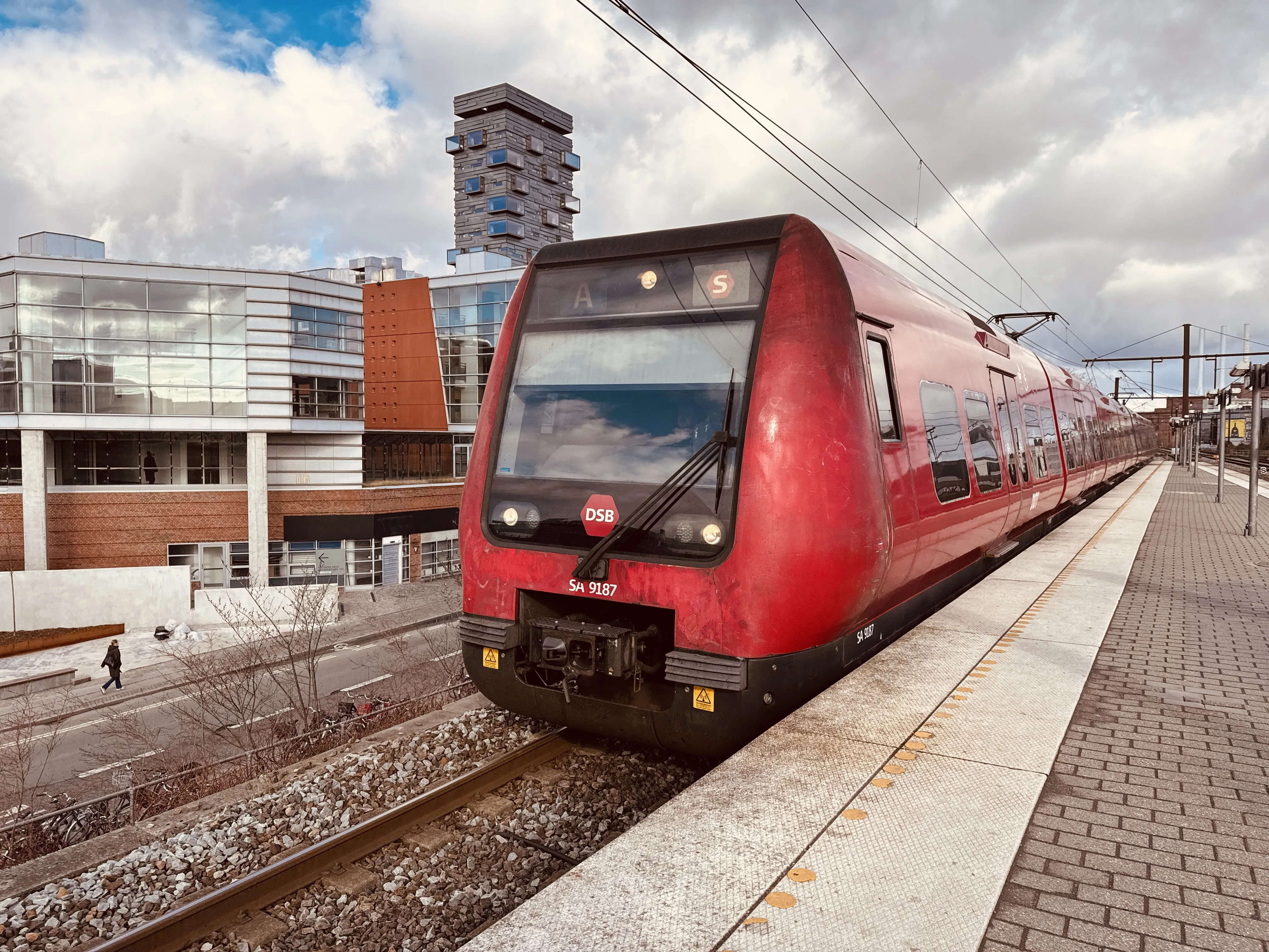 Billede af DSB SA 8187 fotograferet ud for Nordhavn S-togstrinbræt.