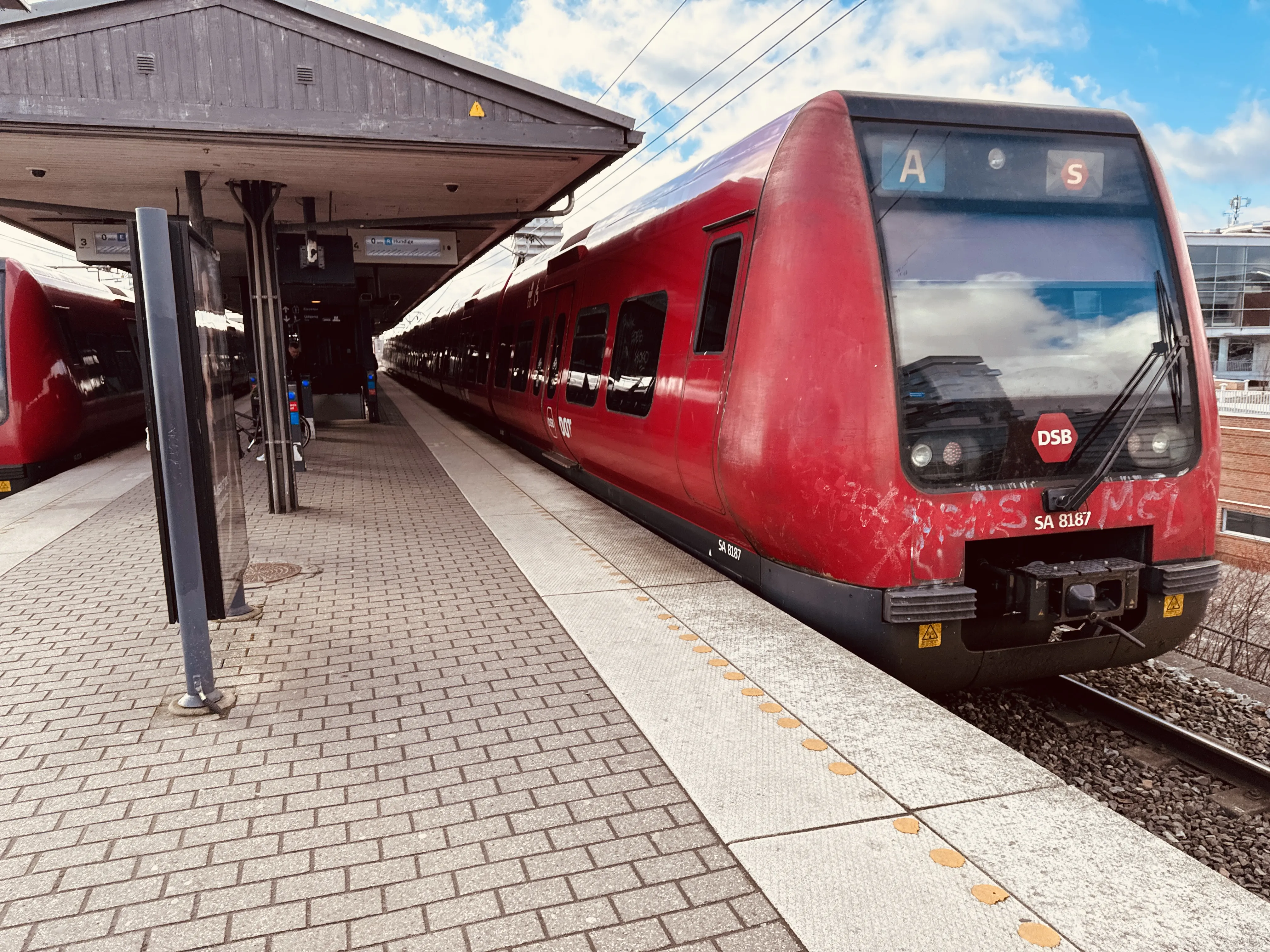 Billede af DSB SA 8187 fotograferet ud for Nordhavn S-togstrinbræt.