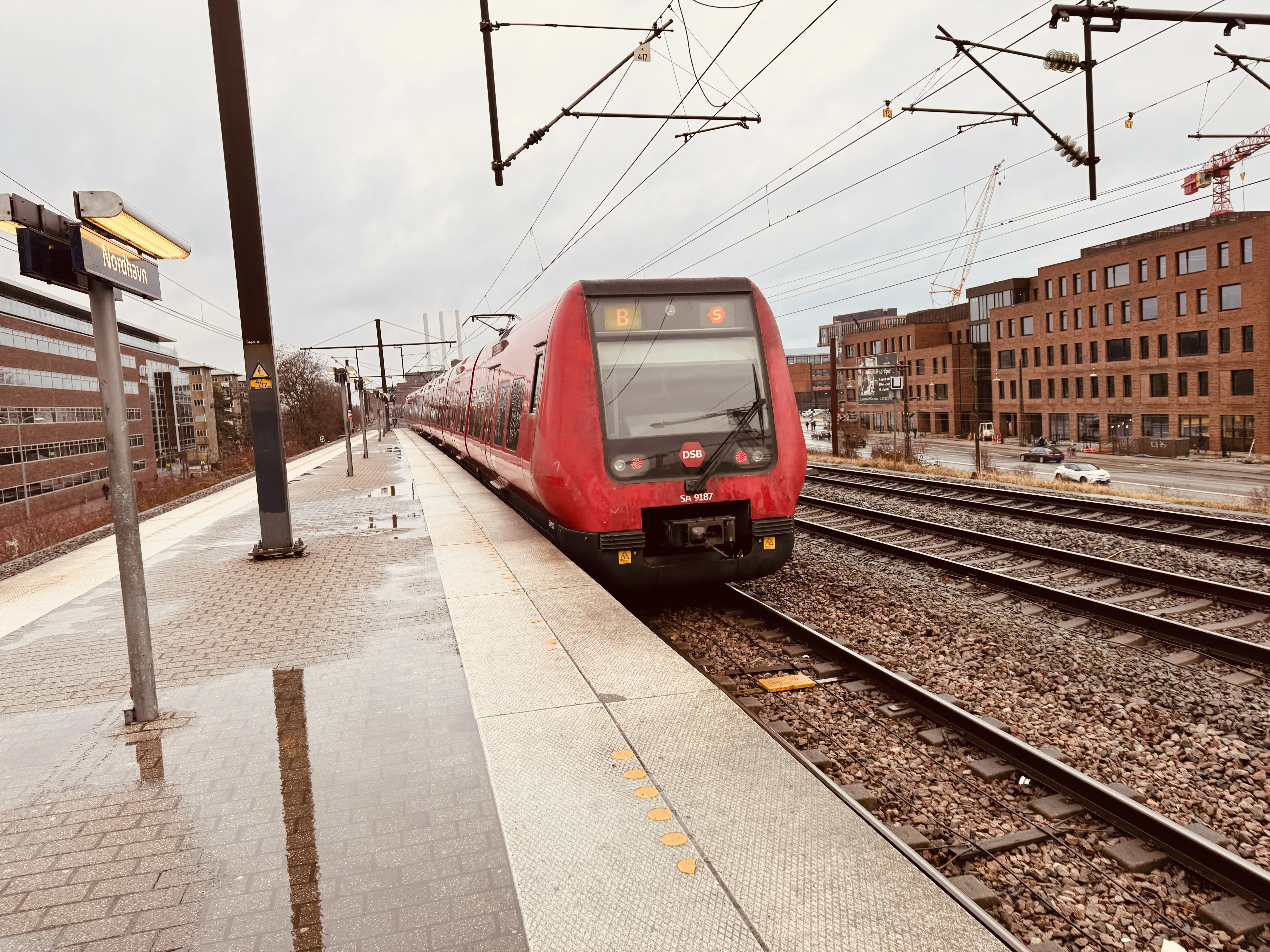 Billede af DSB SA 8187 fotograferet ud for Nordhavn S-togstrinbræt.