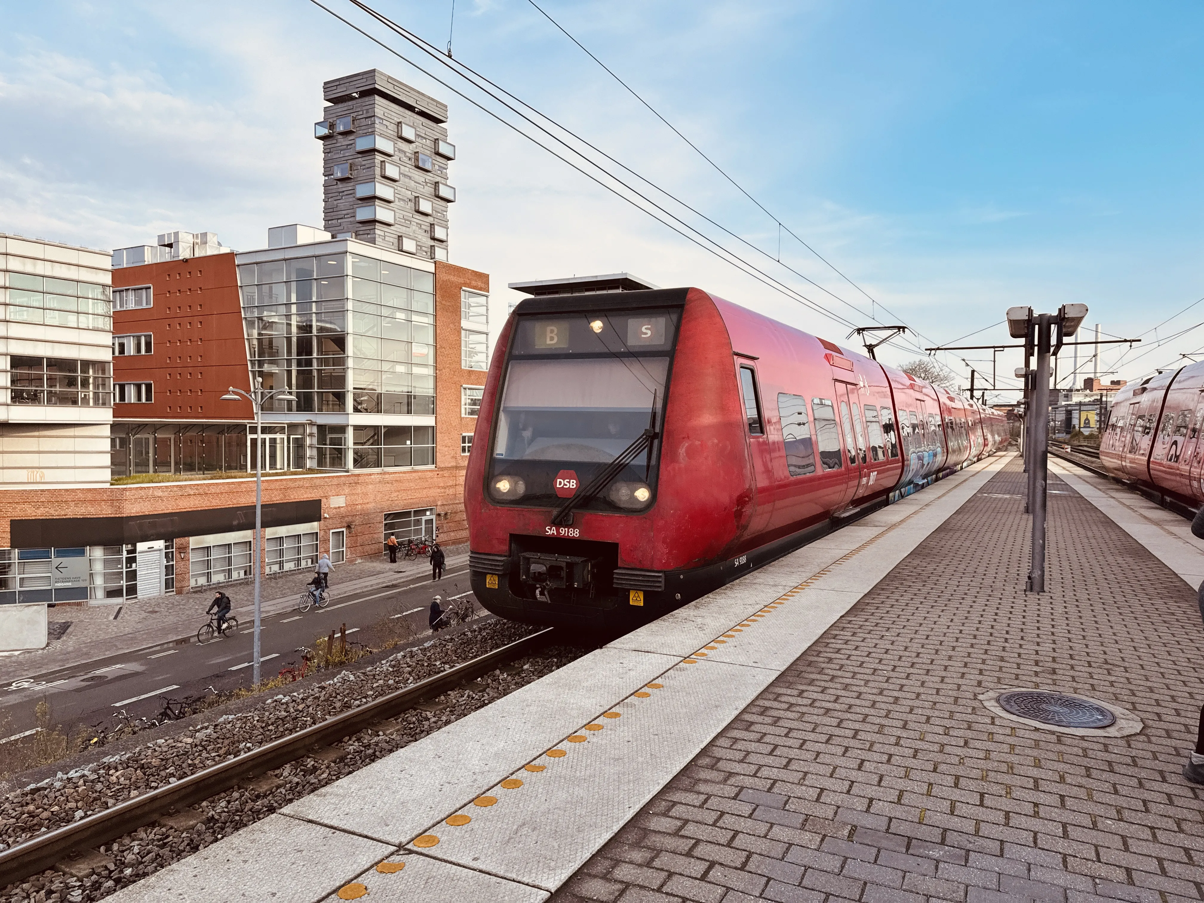 Billede af DSB SA 8188 fotograferet ud for Nordhavn S-togstrinbræt.