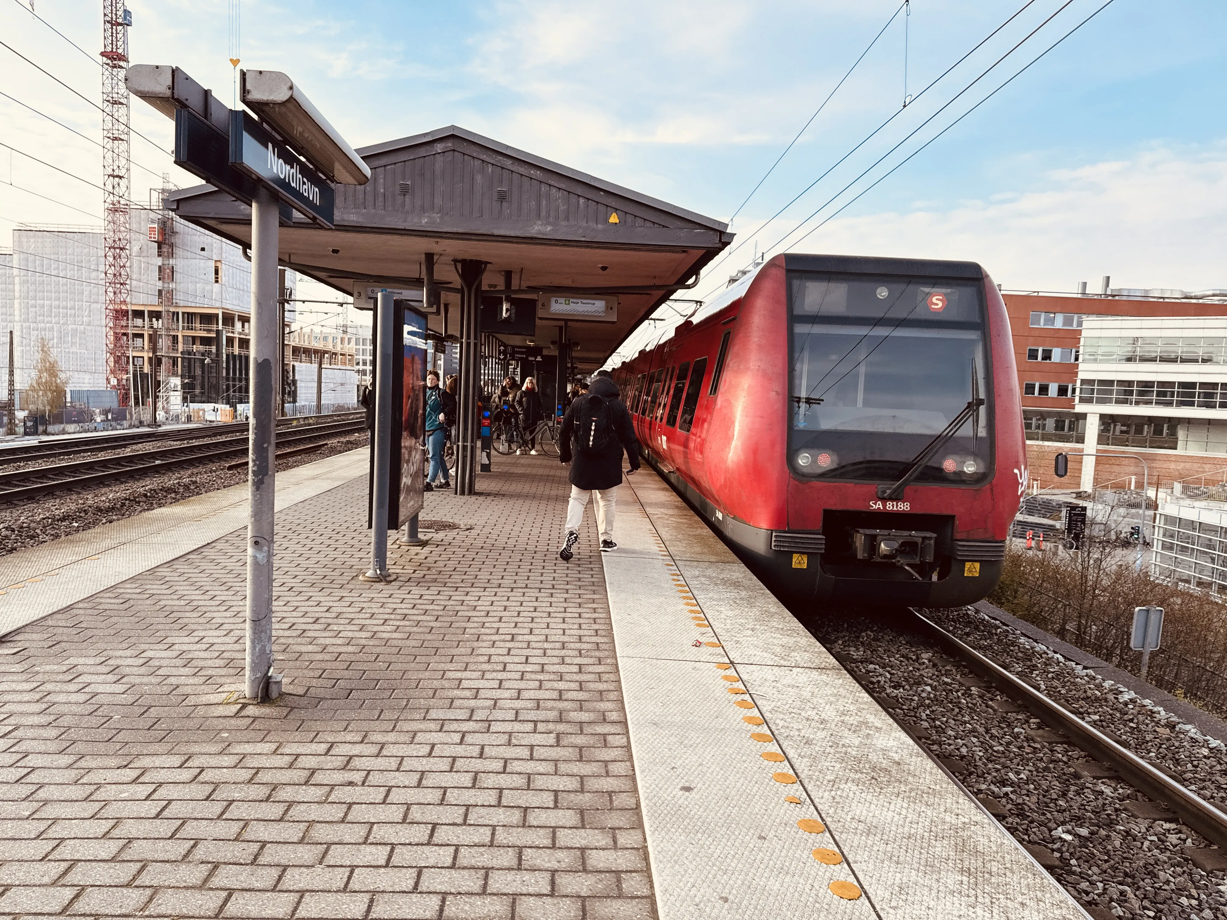 Billede af DSB SA 8188 fotograferet ud for Nordhavn S-togstrinbræt.