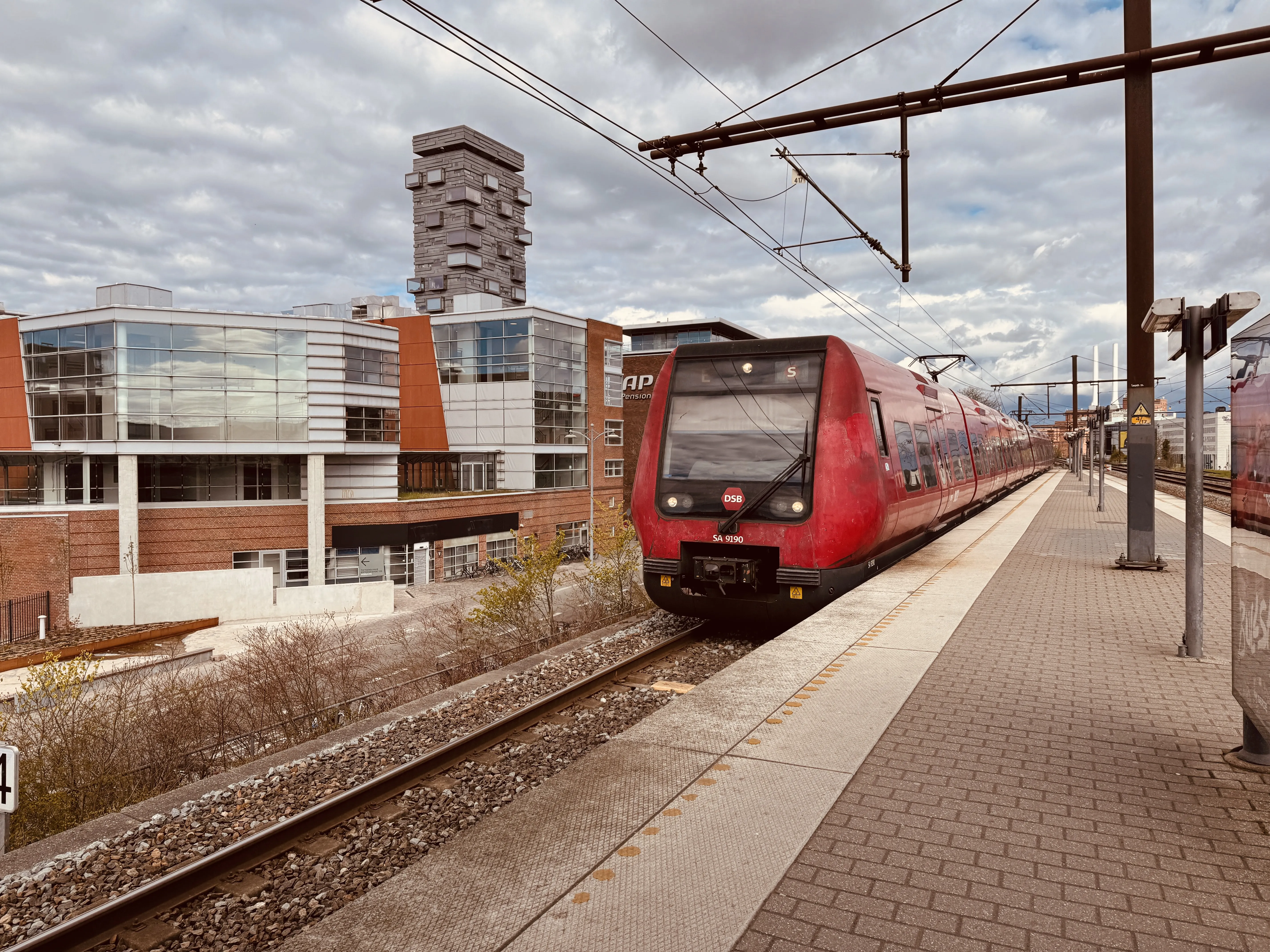 Billede af DSB SA 8190 fotograferet ud for Nordhavn S-togstrinbræt.