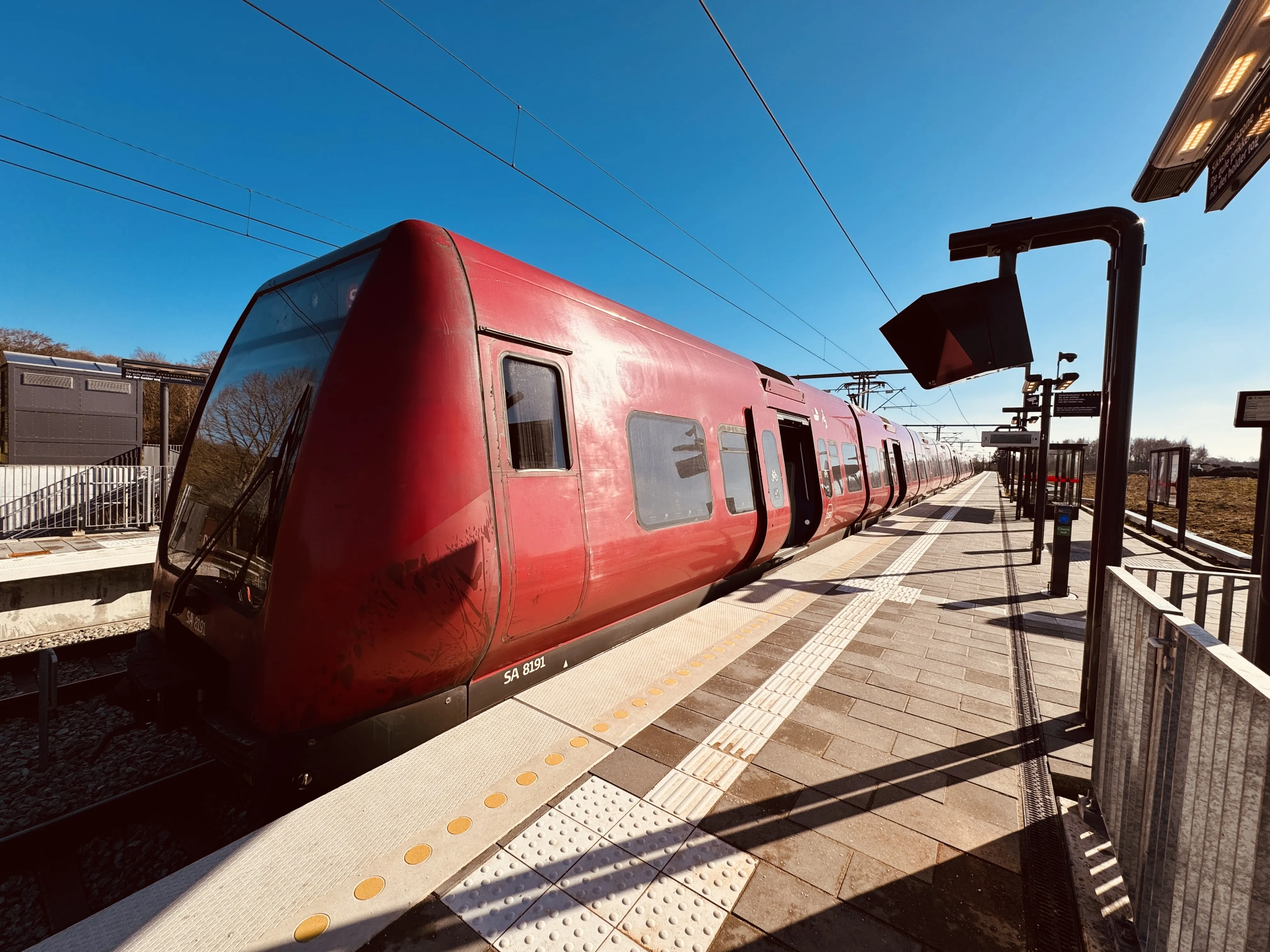 Billede af DSB SA 8191 fotograferet ud for Favrholm Trinbræt.