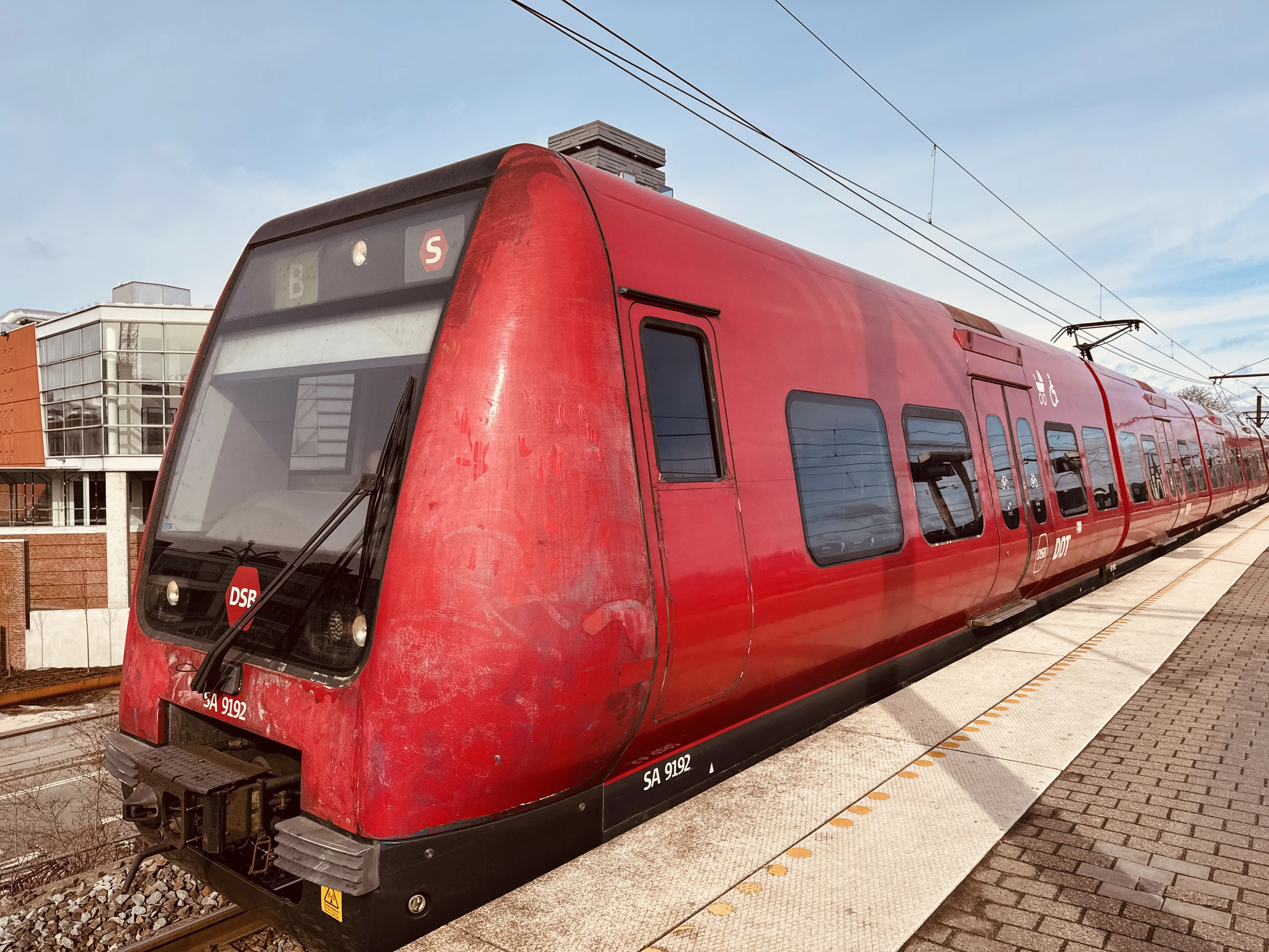 Billede af DSB SA 8192 fotograferet ud for Nordhavn S-togstrinbræt.