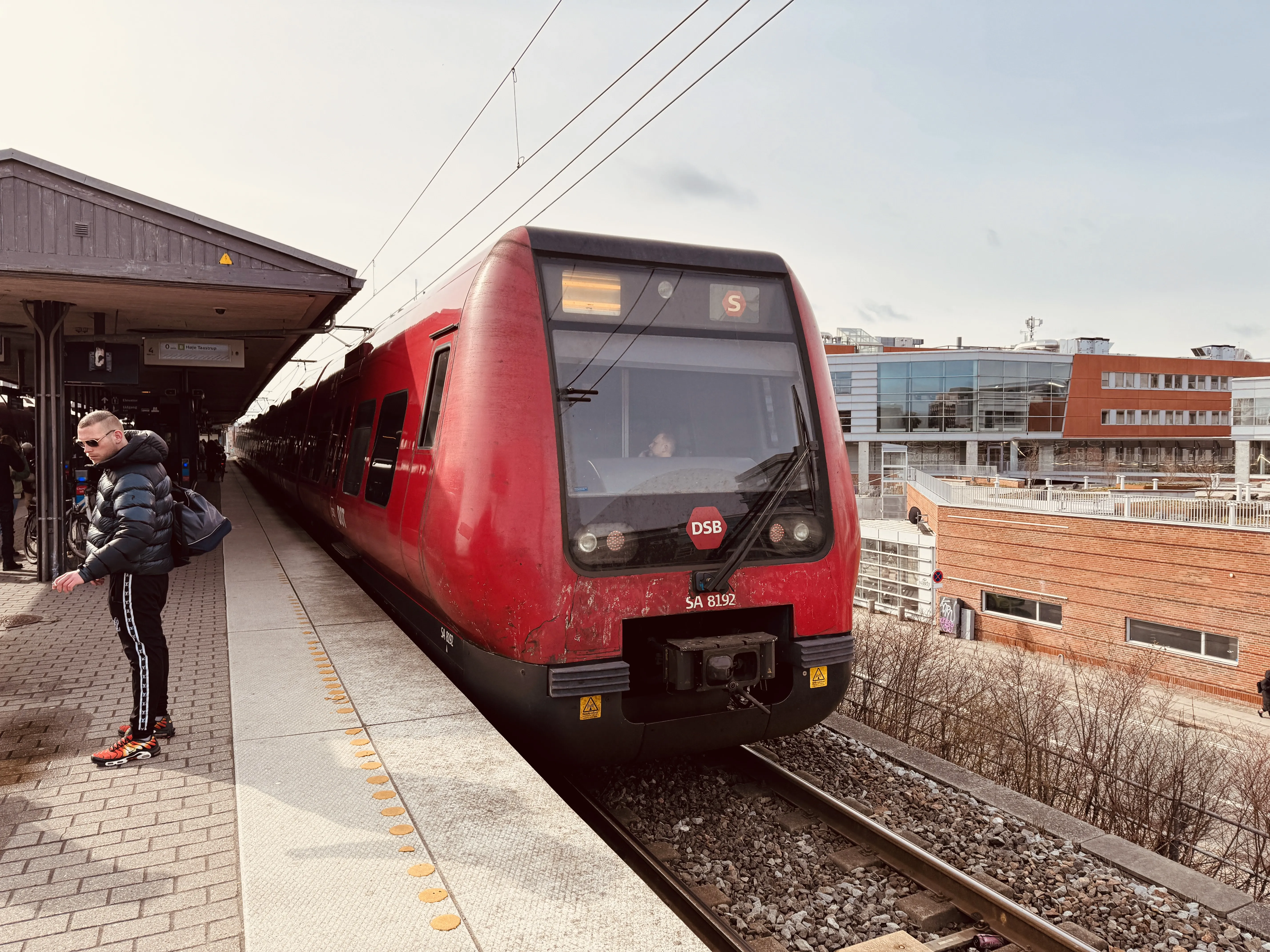 Billede af DSB SA 8192 fotograferet ud for Nordhavn S-togstrinbræt.