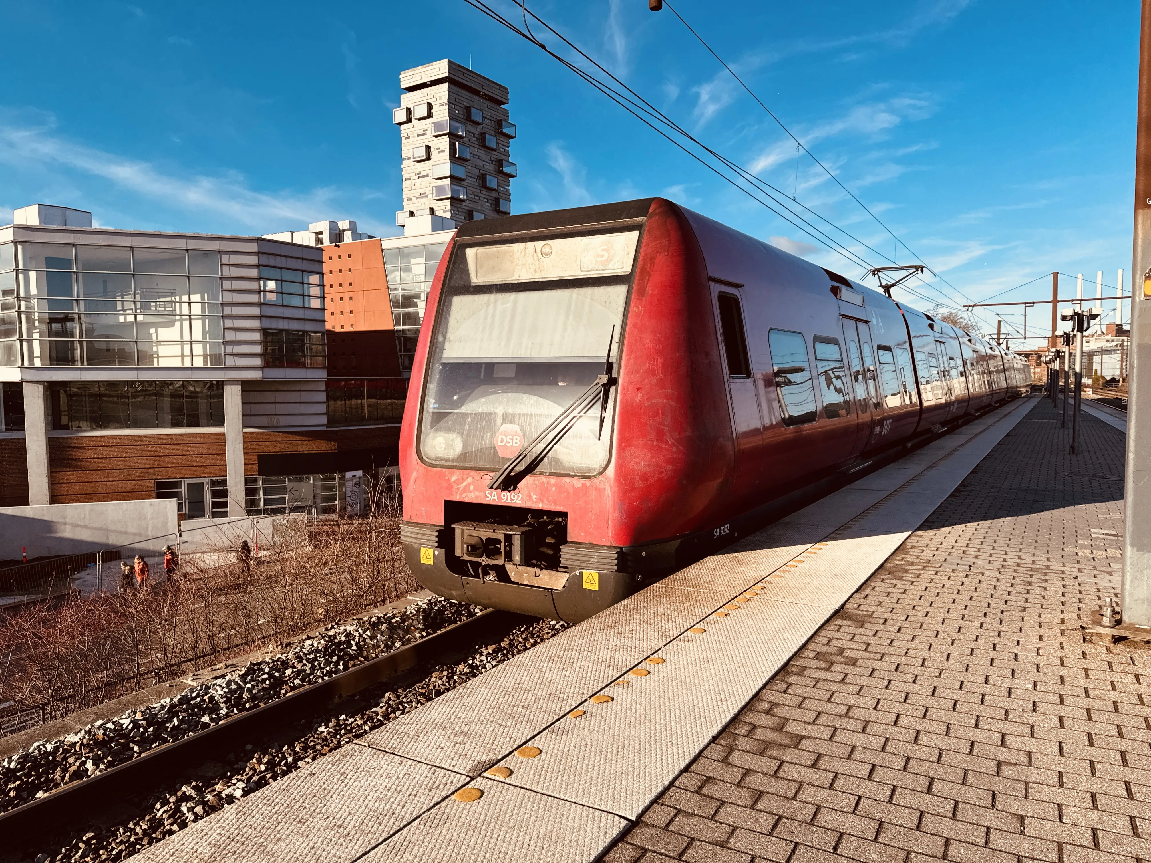 Billede af DSB SA 8192 fotograferet ud for Nordhavn S-togstrinbræt.