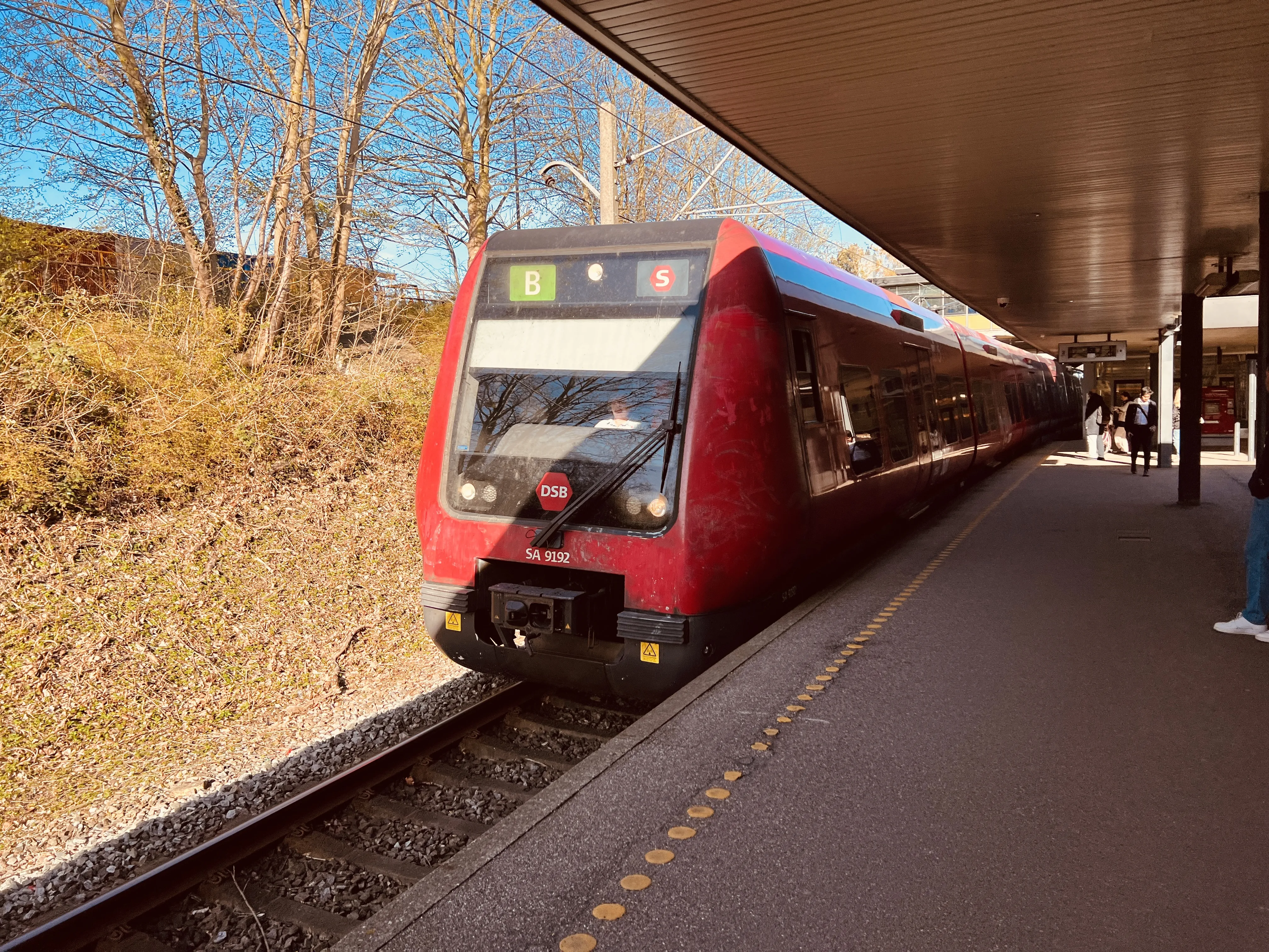 Billede af DSB SA 8192 fotograferet ud for Vangede S-togstrinbræt.