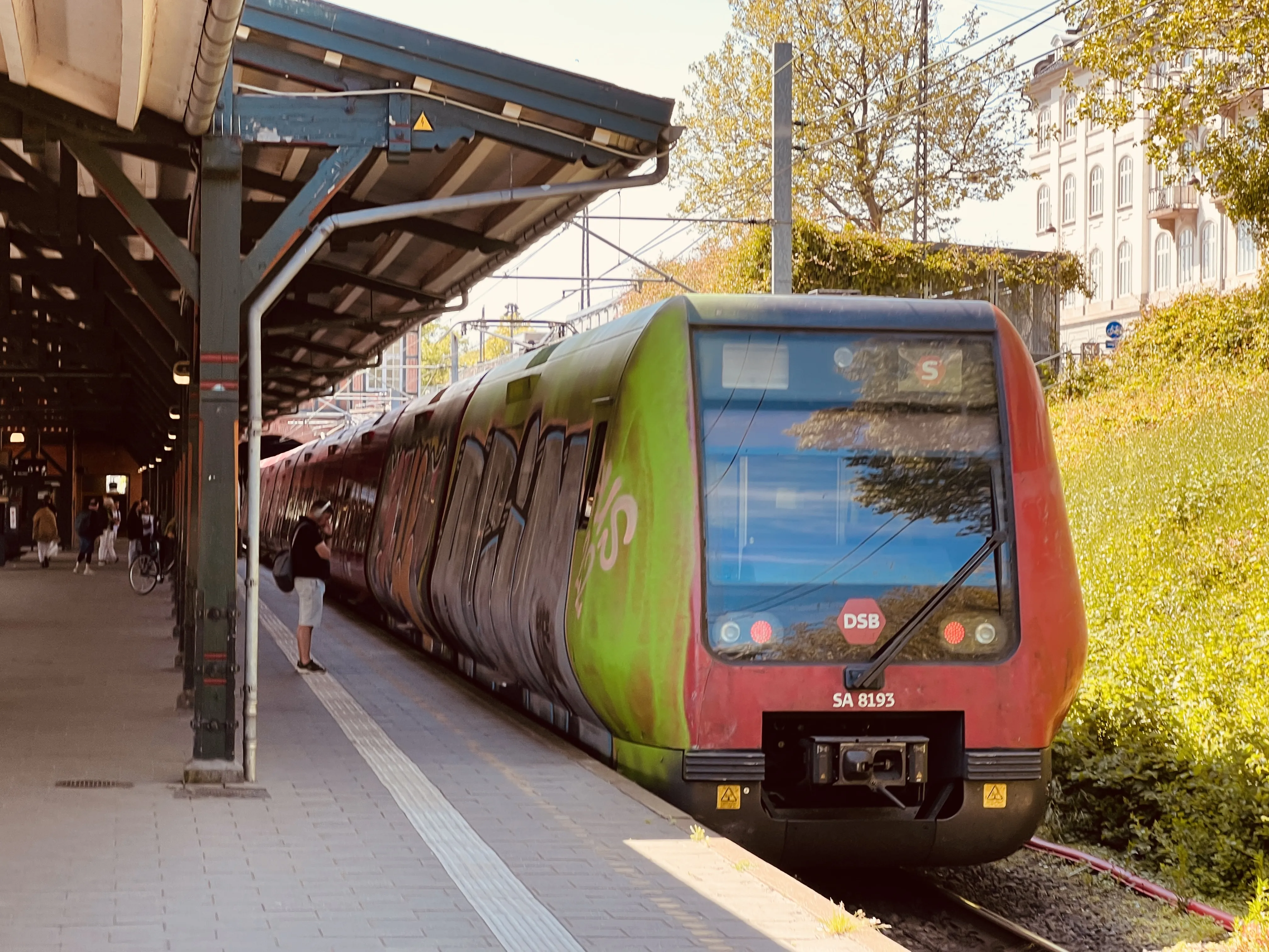 Billede af DSB SA 8193 fotograferet ud for Østerport Station.