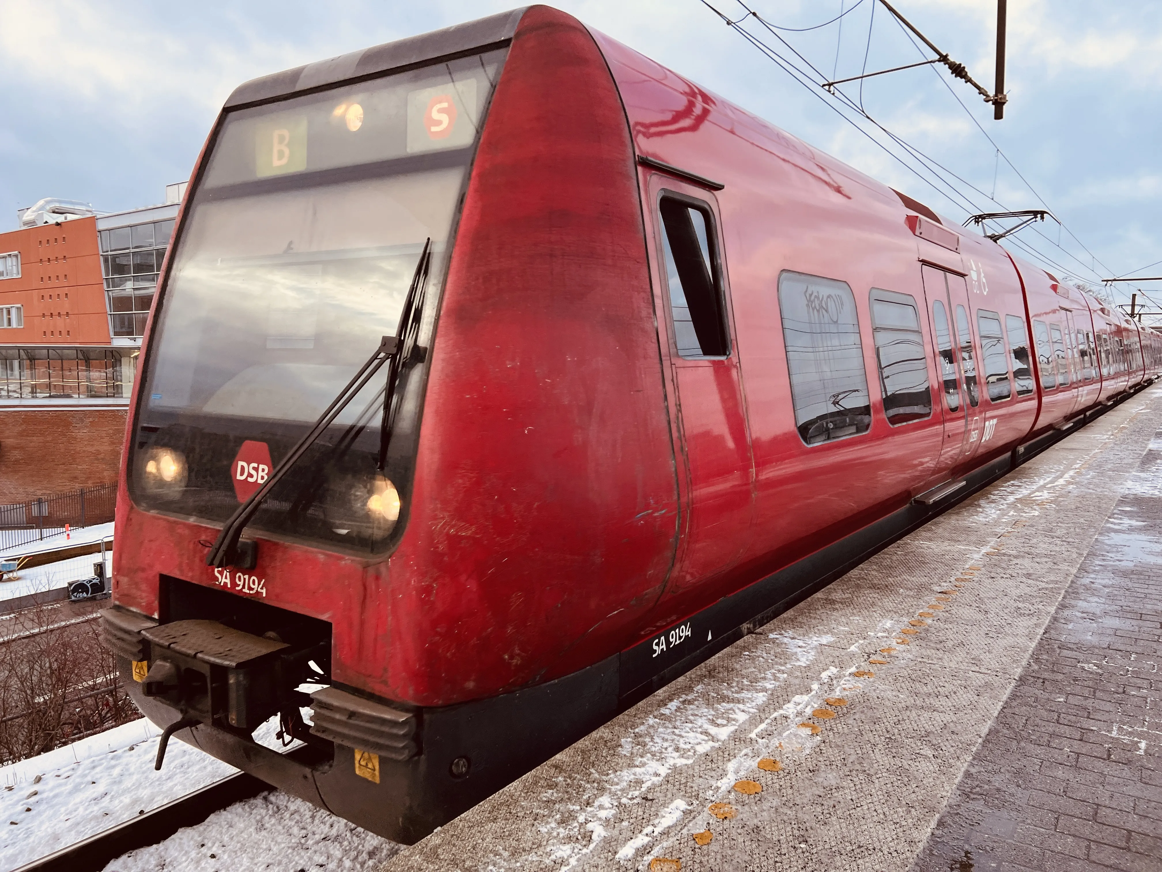 Billede af DSB SA 8194 fotograferet ud for Nordhavn S-togstrinbræt.