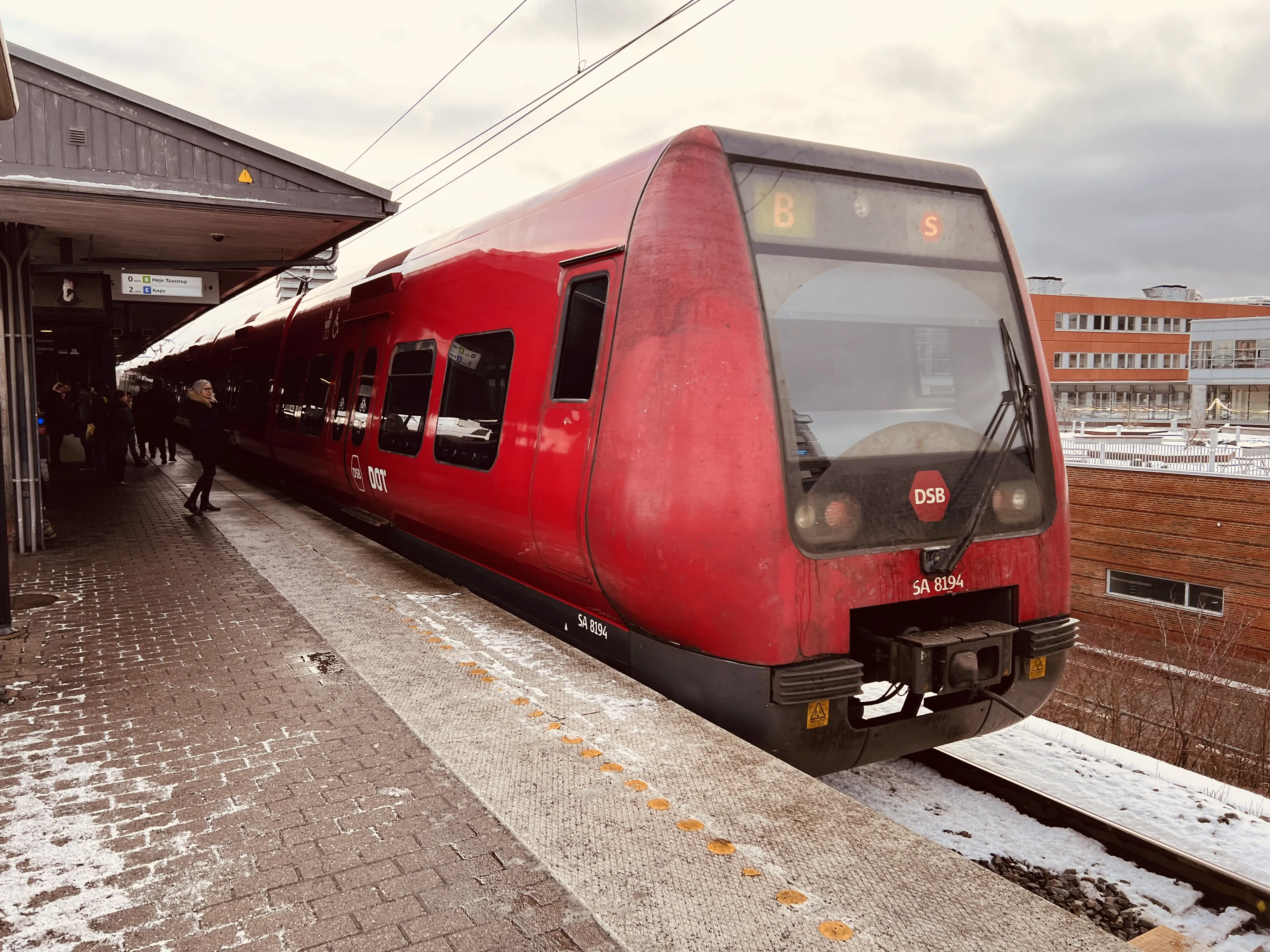 Billede af DSB SA 8194 fotograferet ud for Nordhavn S-togstrinbræt.