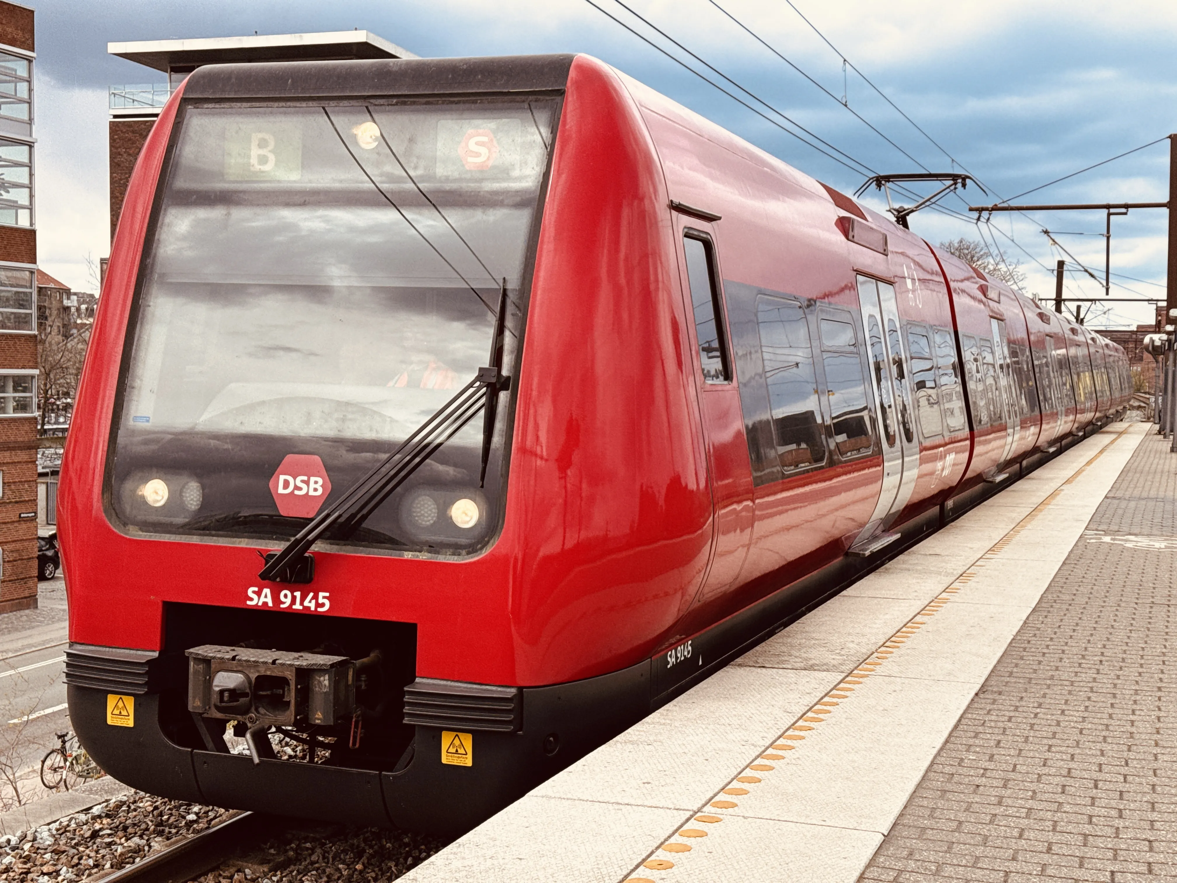 Billede af DSB SA 8195 fotograferet ud for Nordhavn S-togstrinbræt.