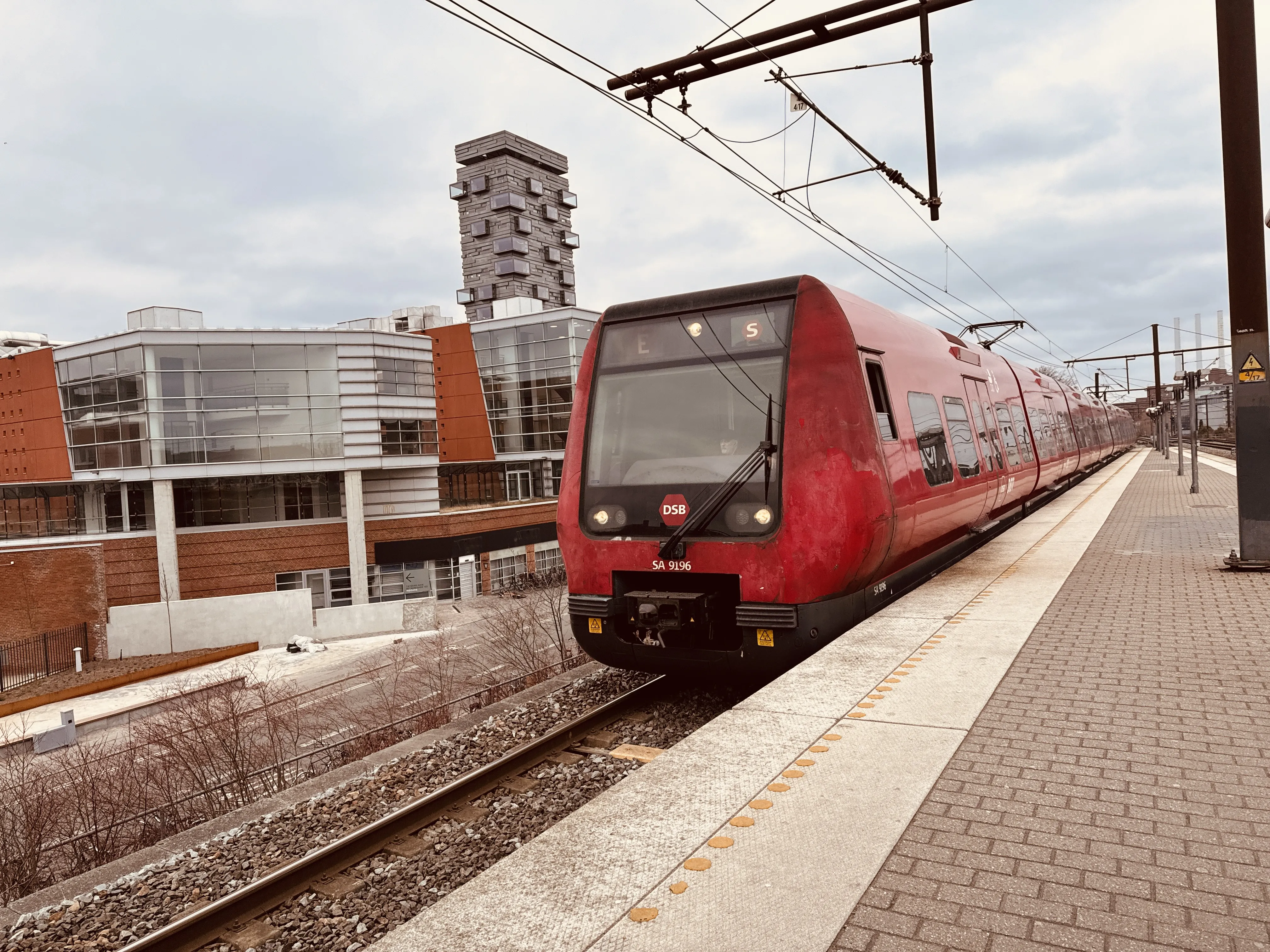 Billede af DSB SA 8196 fotograferet ud for Nordhavn S-togstrinbræt.