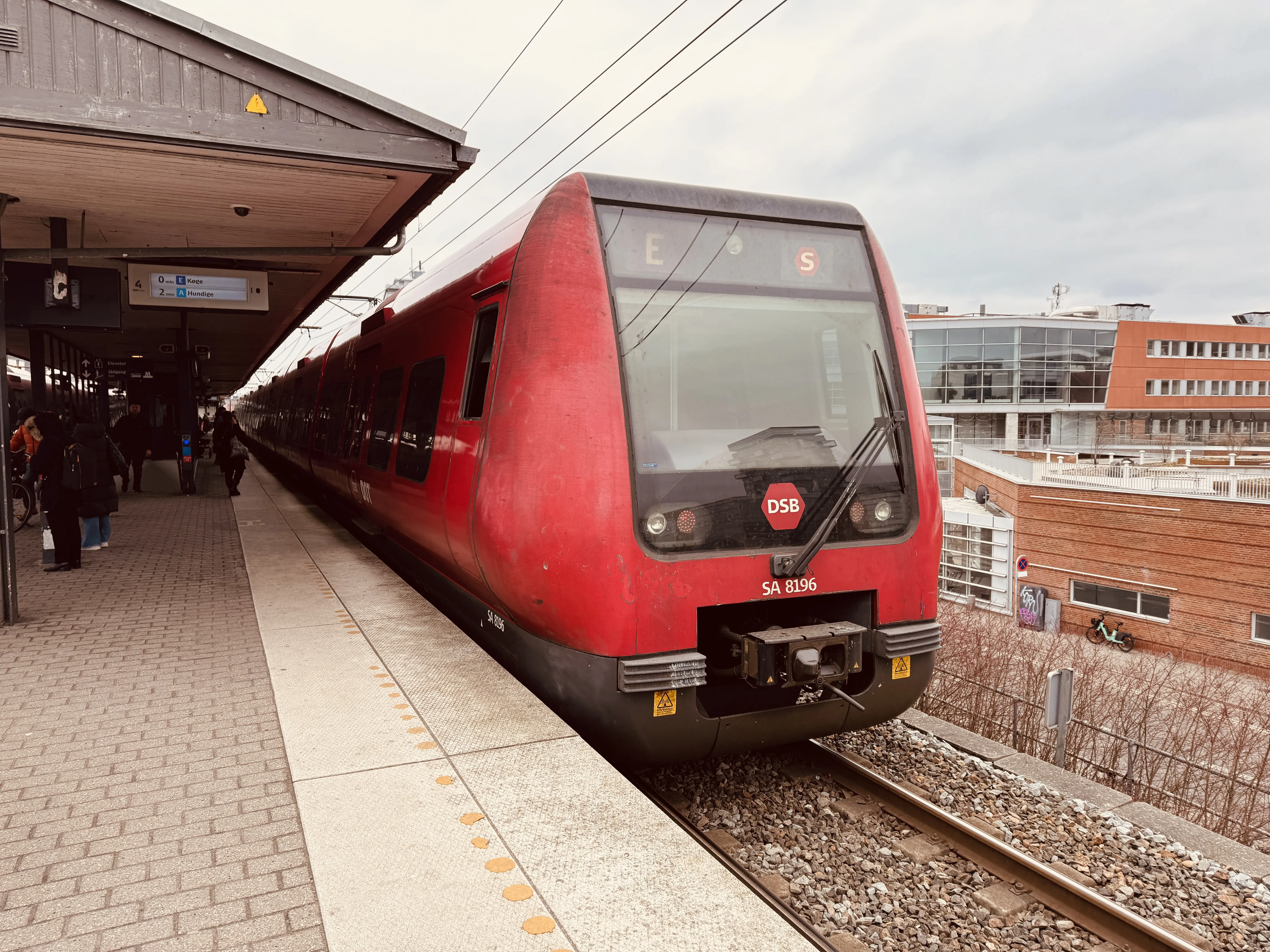 Billede af DSB SA 8196 fotograferet ud for Nordhavn S-togstrinbræt.