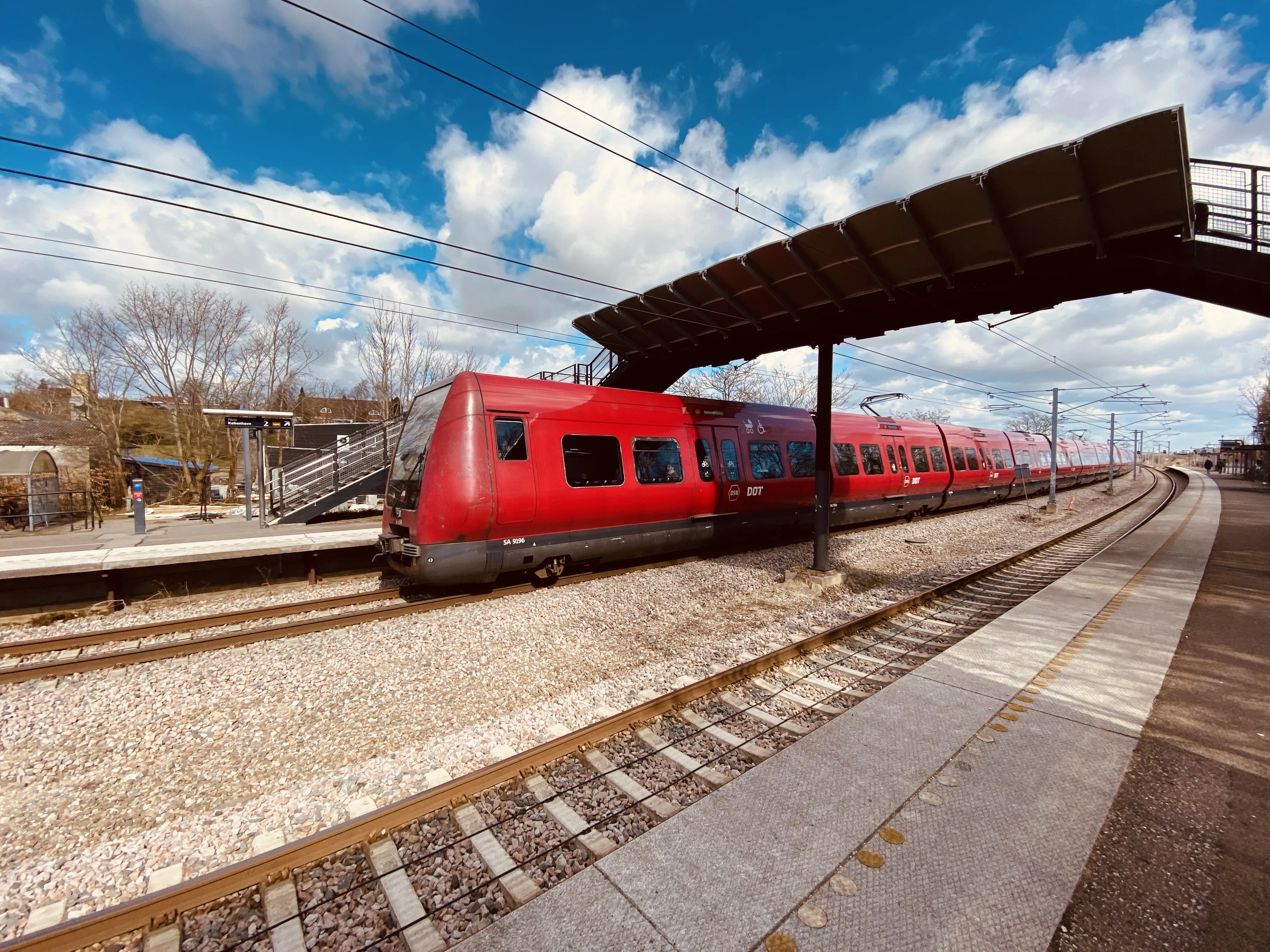 Billede af DSB SA 8196 fotograferet ud for Veksø Station.