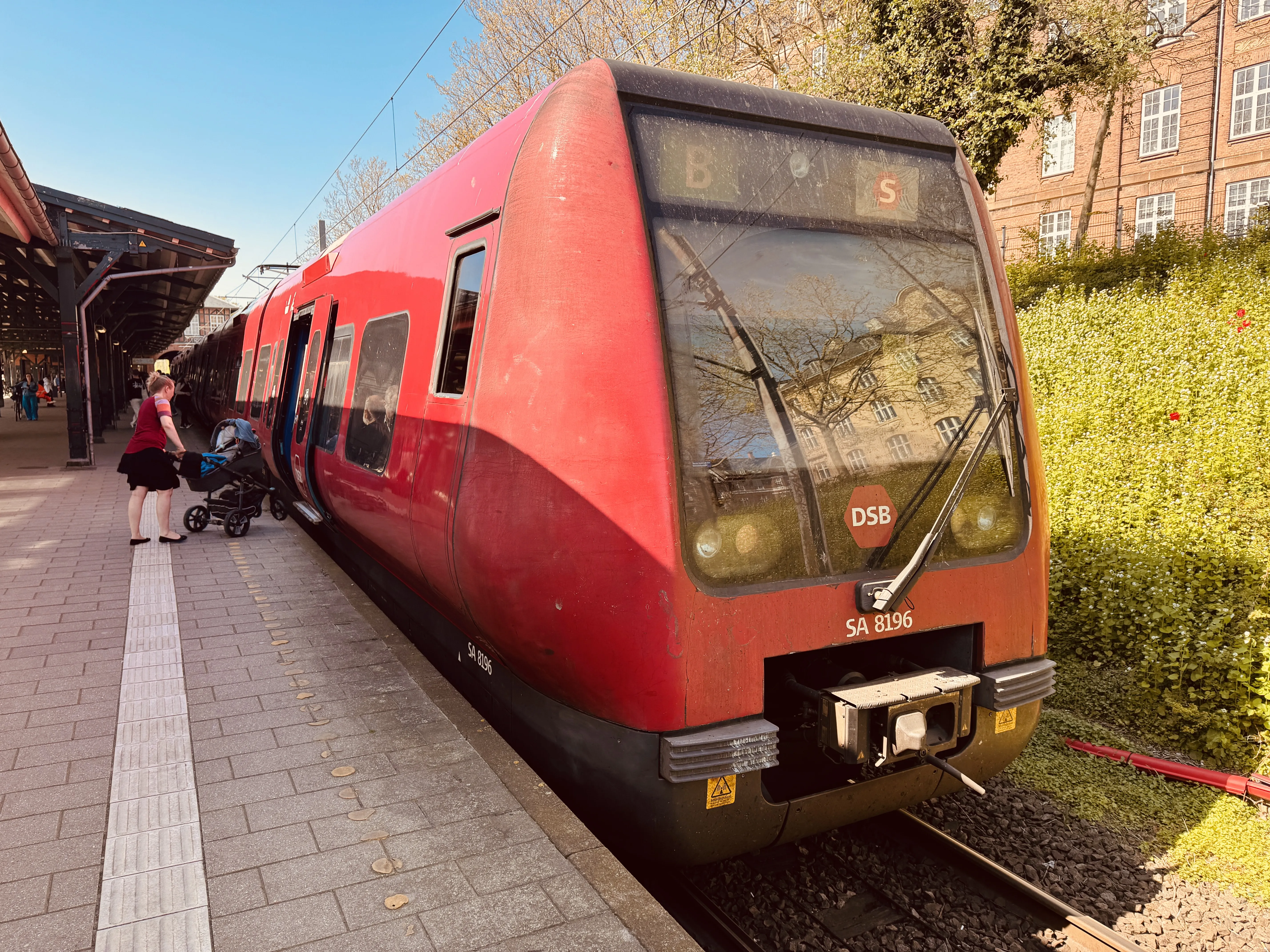 Billede af DSB SA 8196 fotograferet ud for Østerport Station.