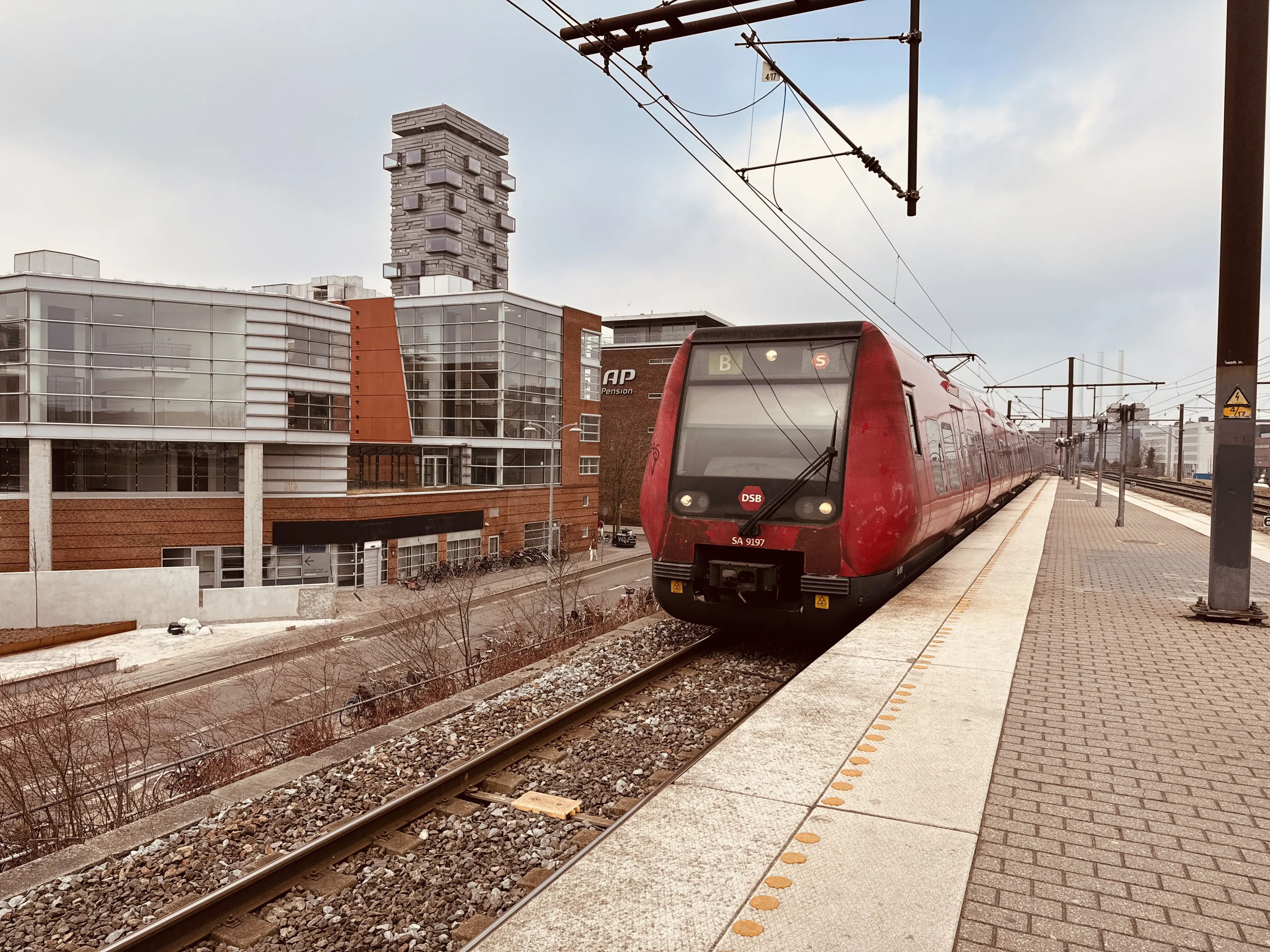 Billede af DSB SA 8197 fotograferet ud for Nordhavn S-togstrinbræt.