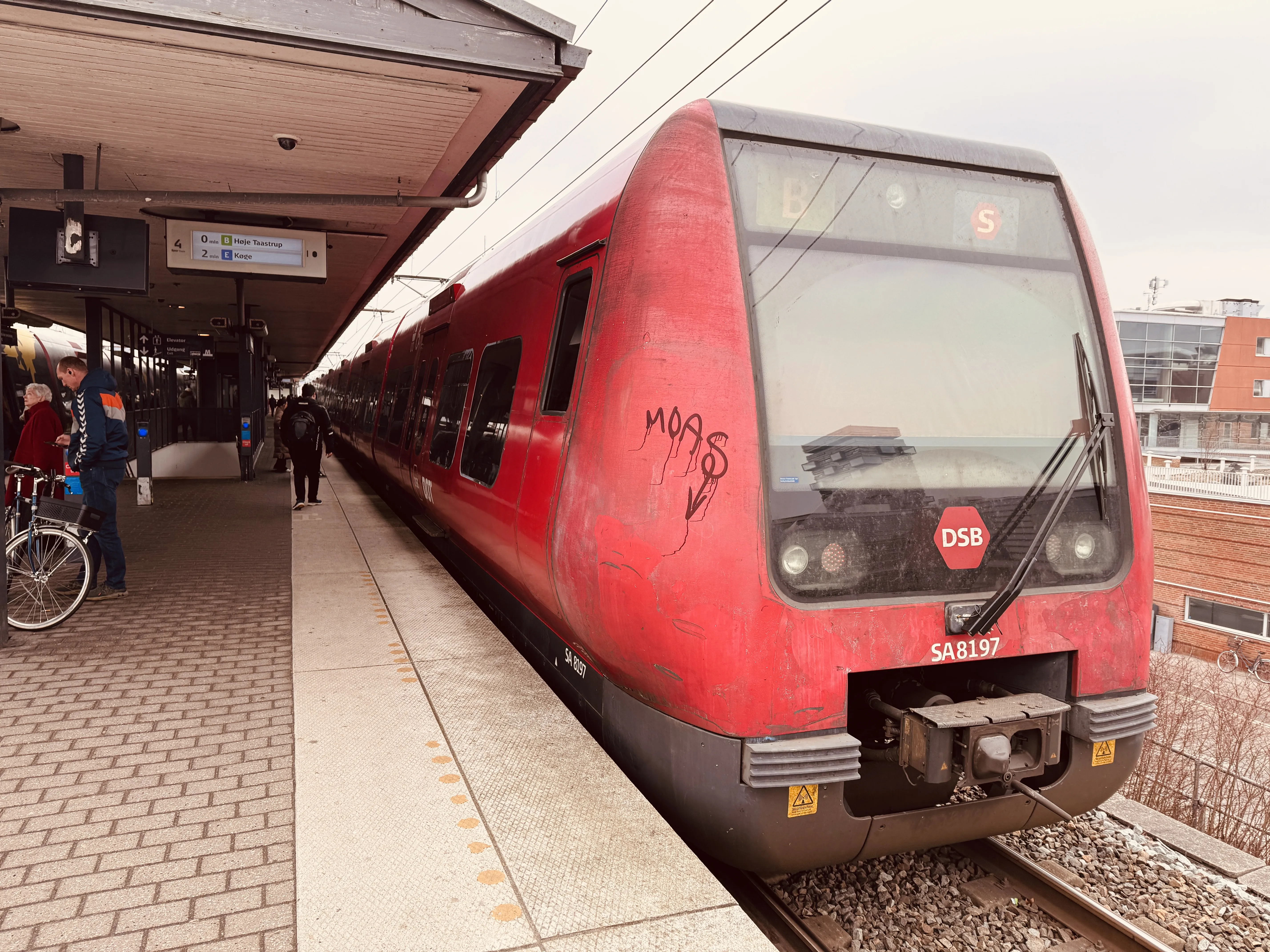 Billede af DSB SA 8197 fotograferet ud for Nordhavn S-togstrinbræt.