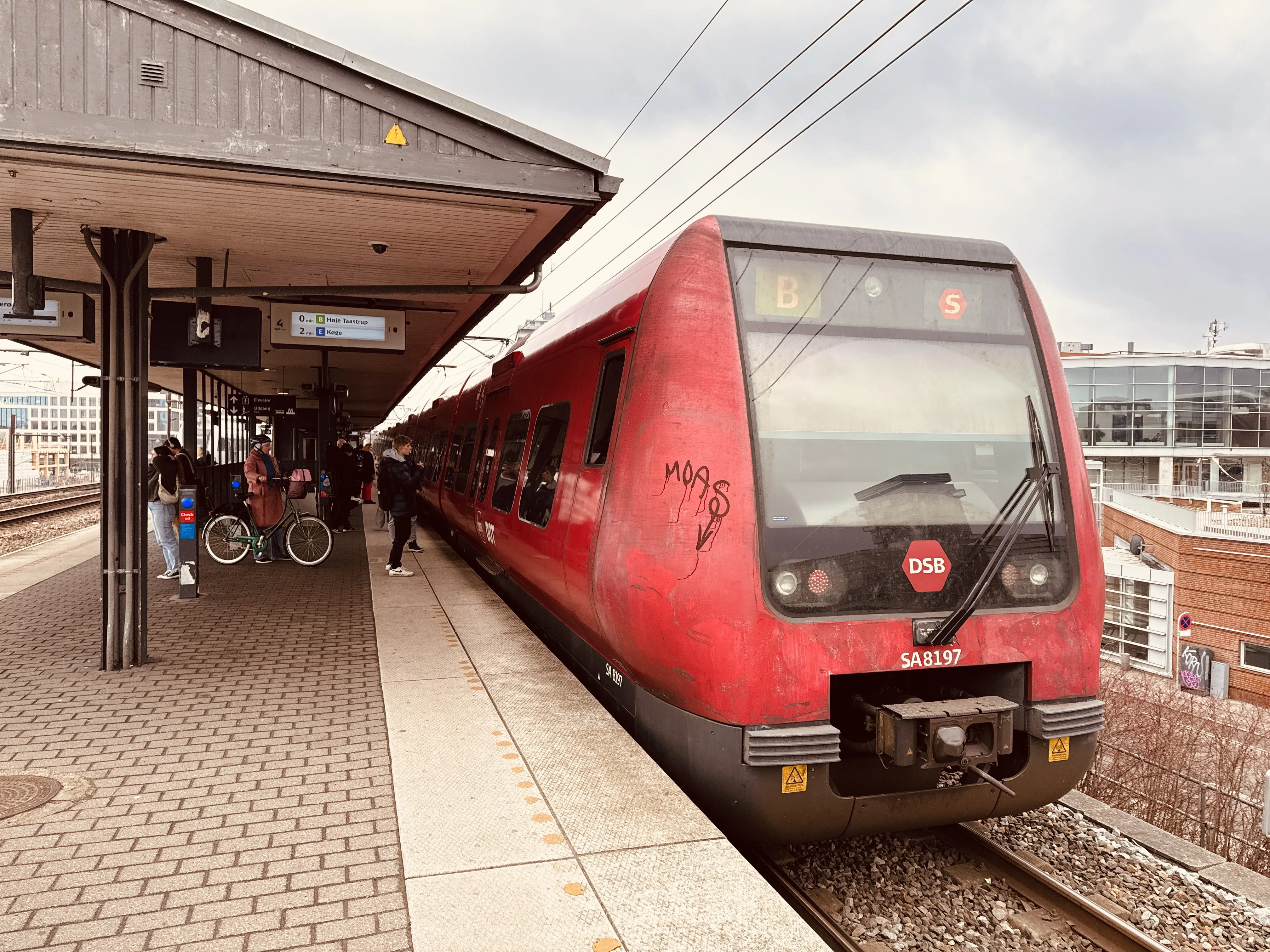 Billede af DSB SA 8197 fotograferet ud for Nordhavn S-togstrinbræt.