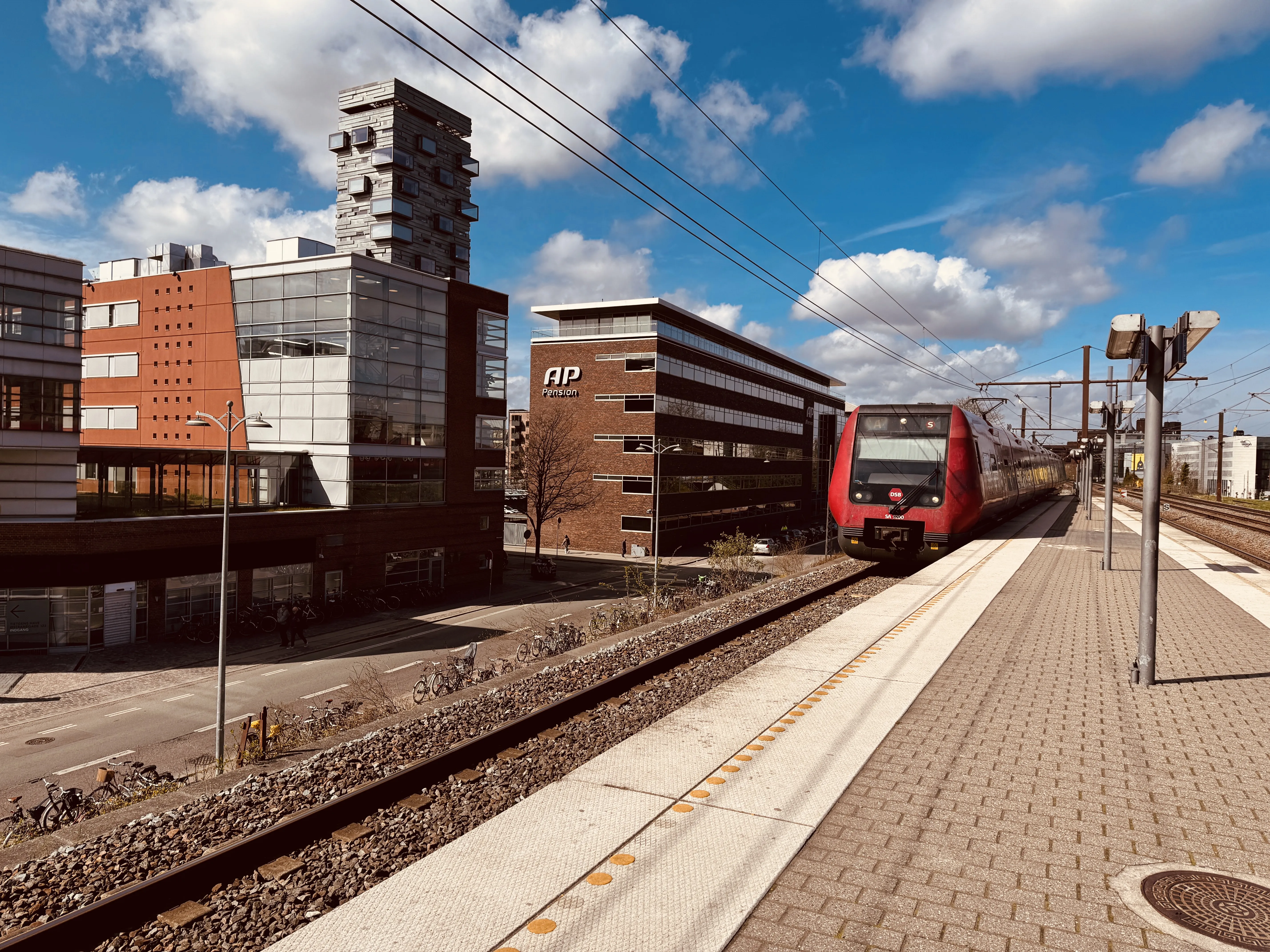 Billede af DSB SA 8200 fotograferet ud for Nordhavn S-togstrinbræt.