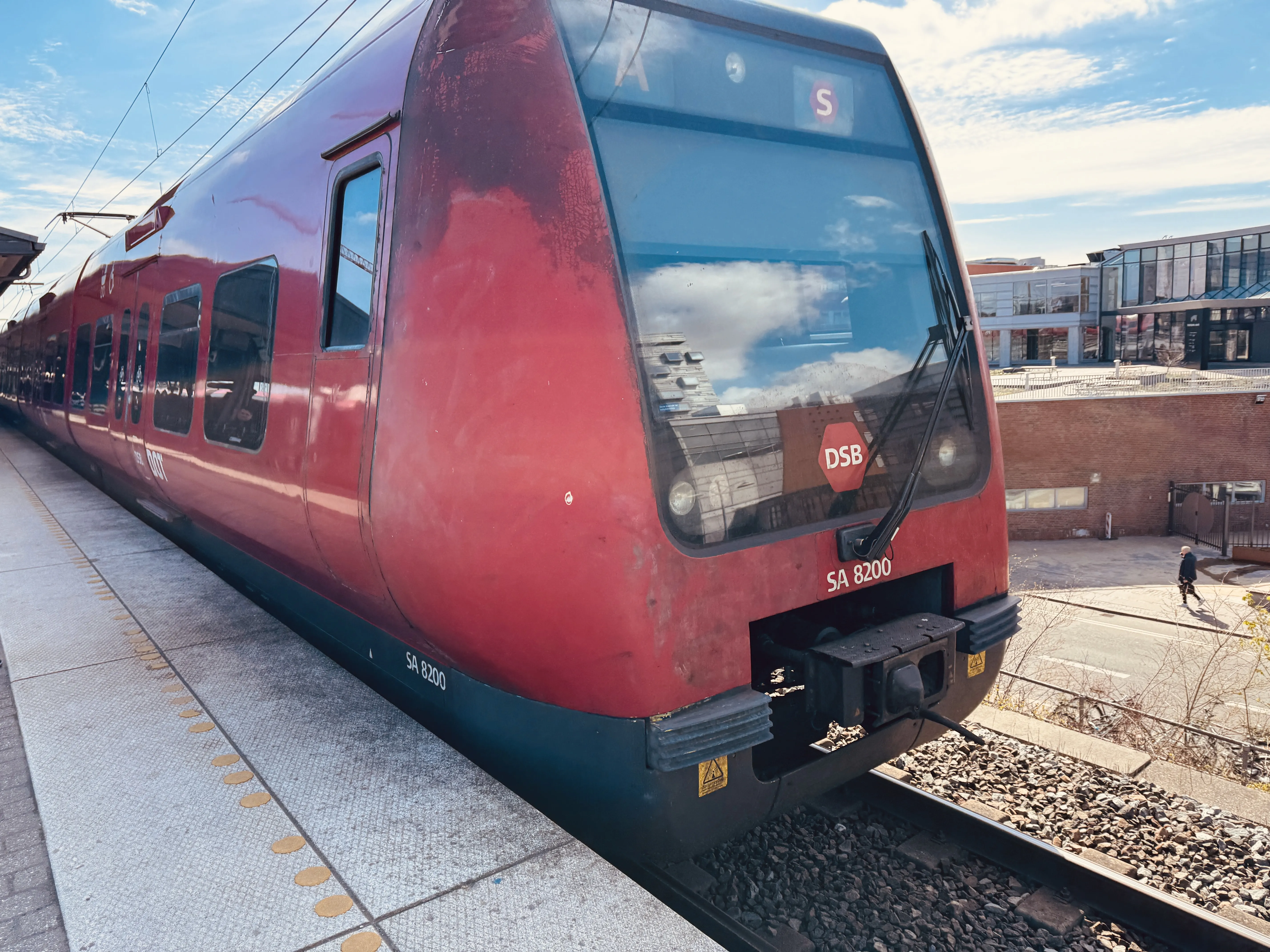 Billede af DSB SA 8200 fotograferet ud for Nordhavn S-togstrinbræt.