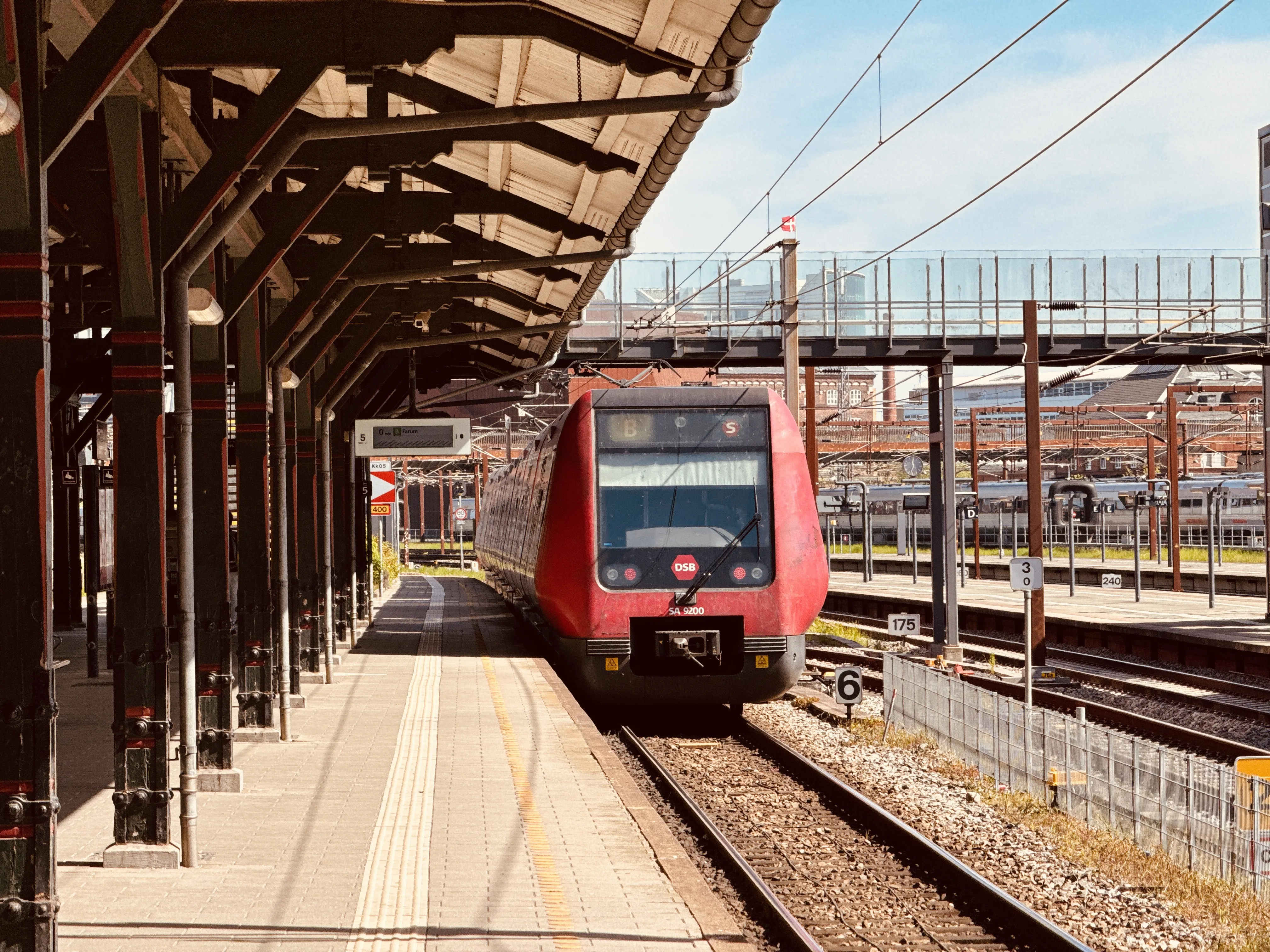 Billede af DSB SA 8200 fotograferet ud for Østerport Station.