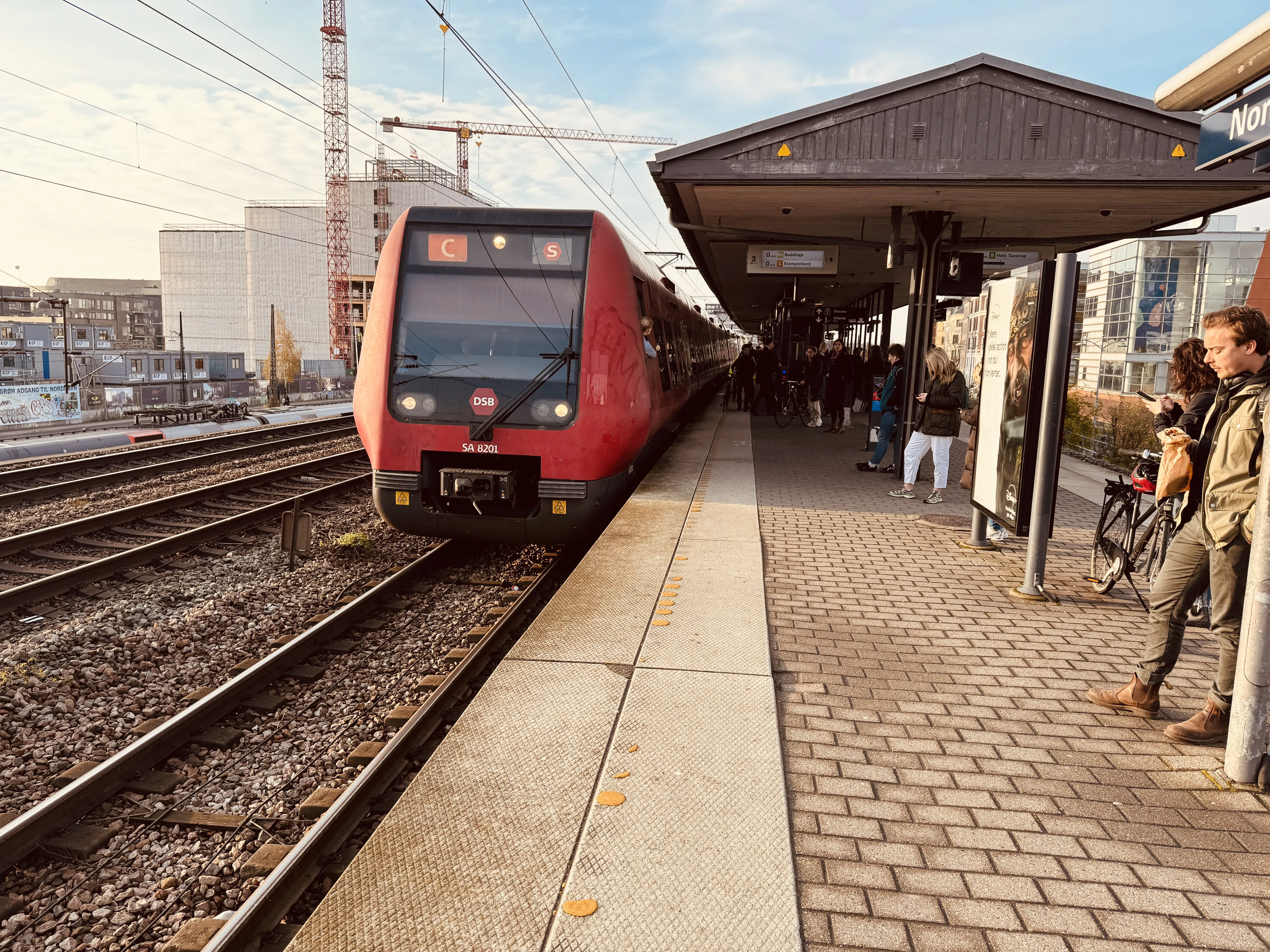 Billede af DSB SA 8201 fotograferet ud for Nordhavn S-togstrinbræt.