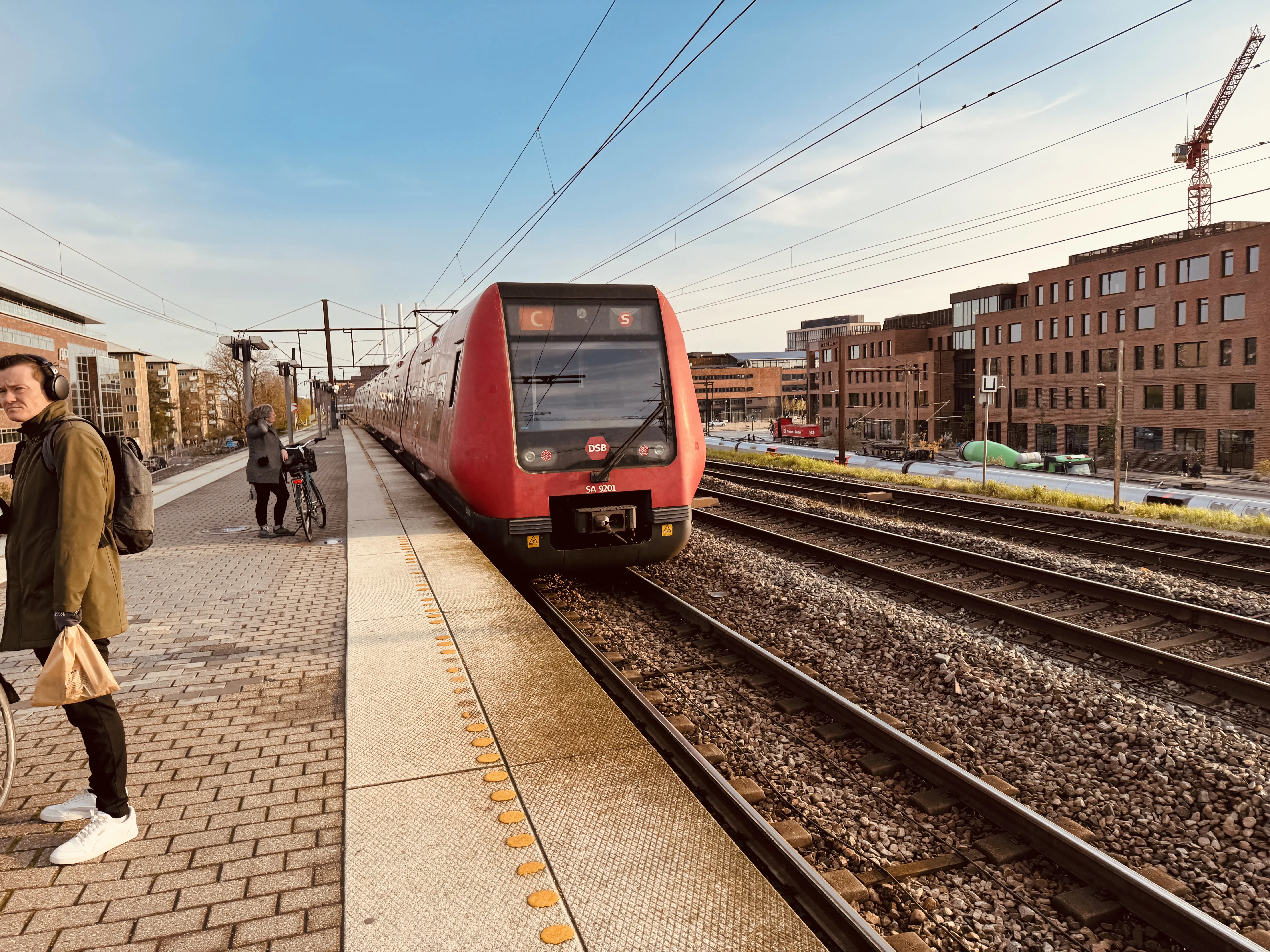 Billede af DSB SA 8201 fotograferet ud for Nordhavn S-togstrinbræt.