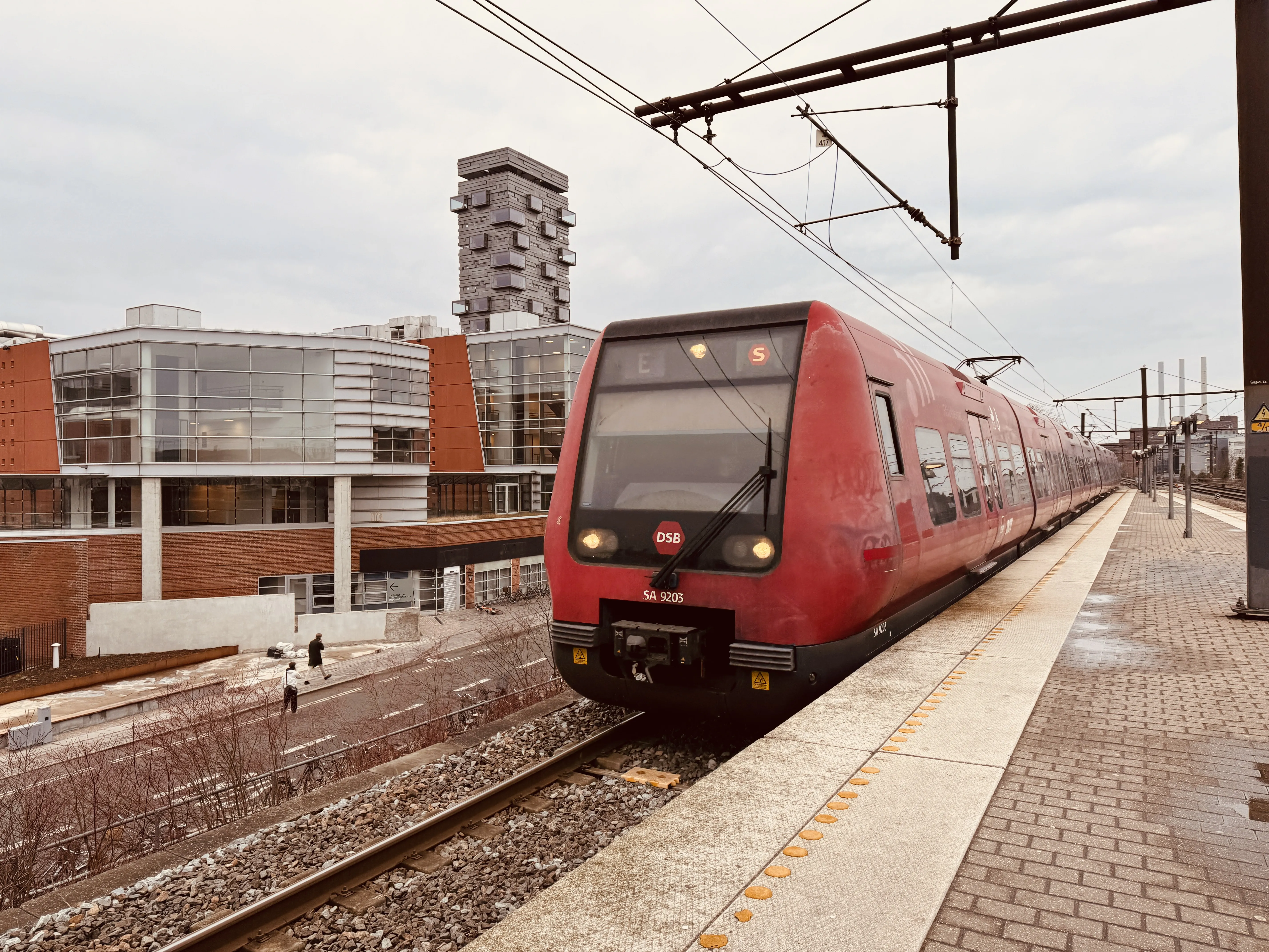 Billede af DSB SA 8203 fotograferet ud for Nordhavn S-togstrinbræt.