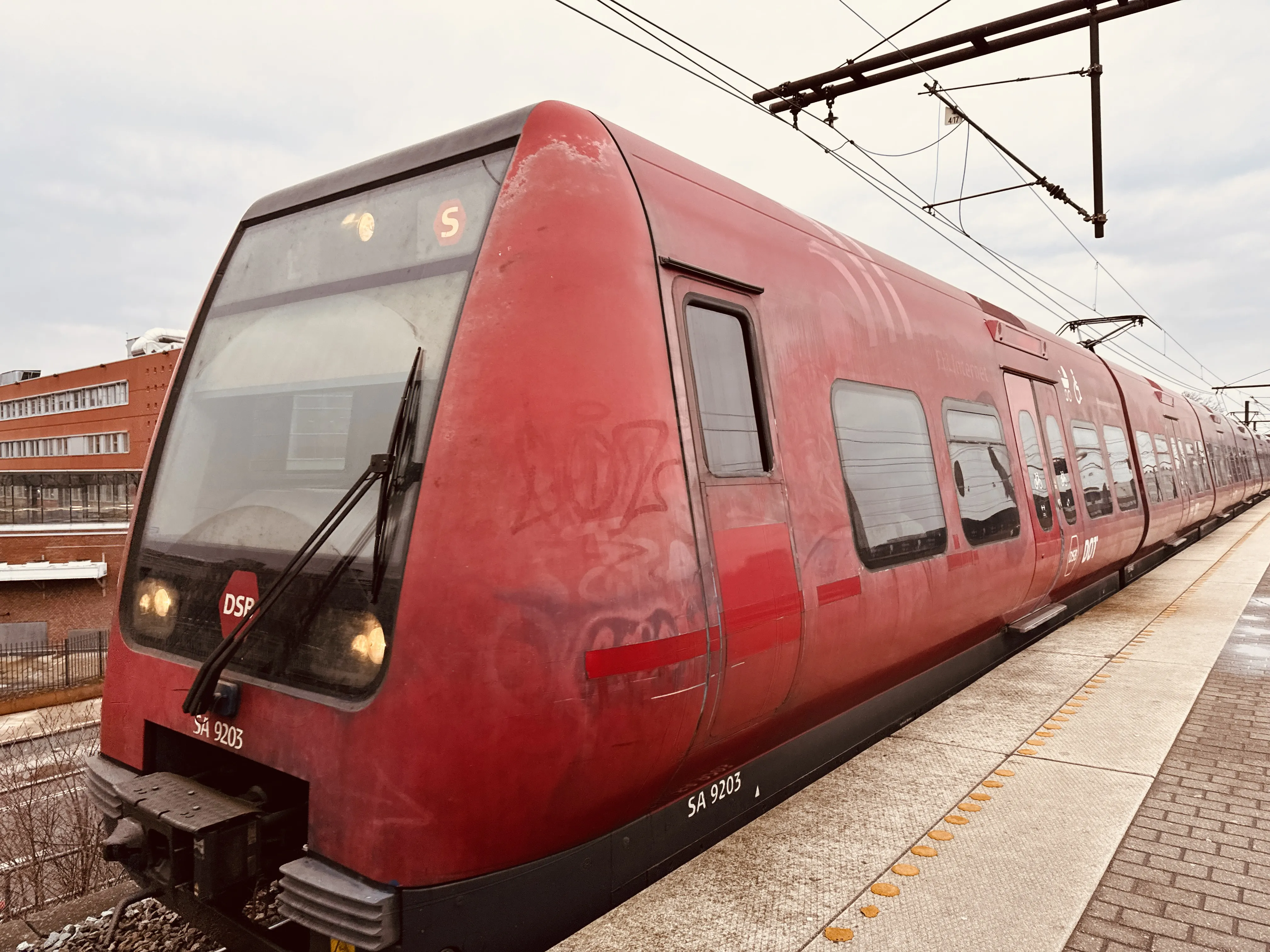 Billede af DSB SA 8203 fotograferet ud for Nordhavn S-togstrinbræt.