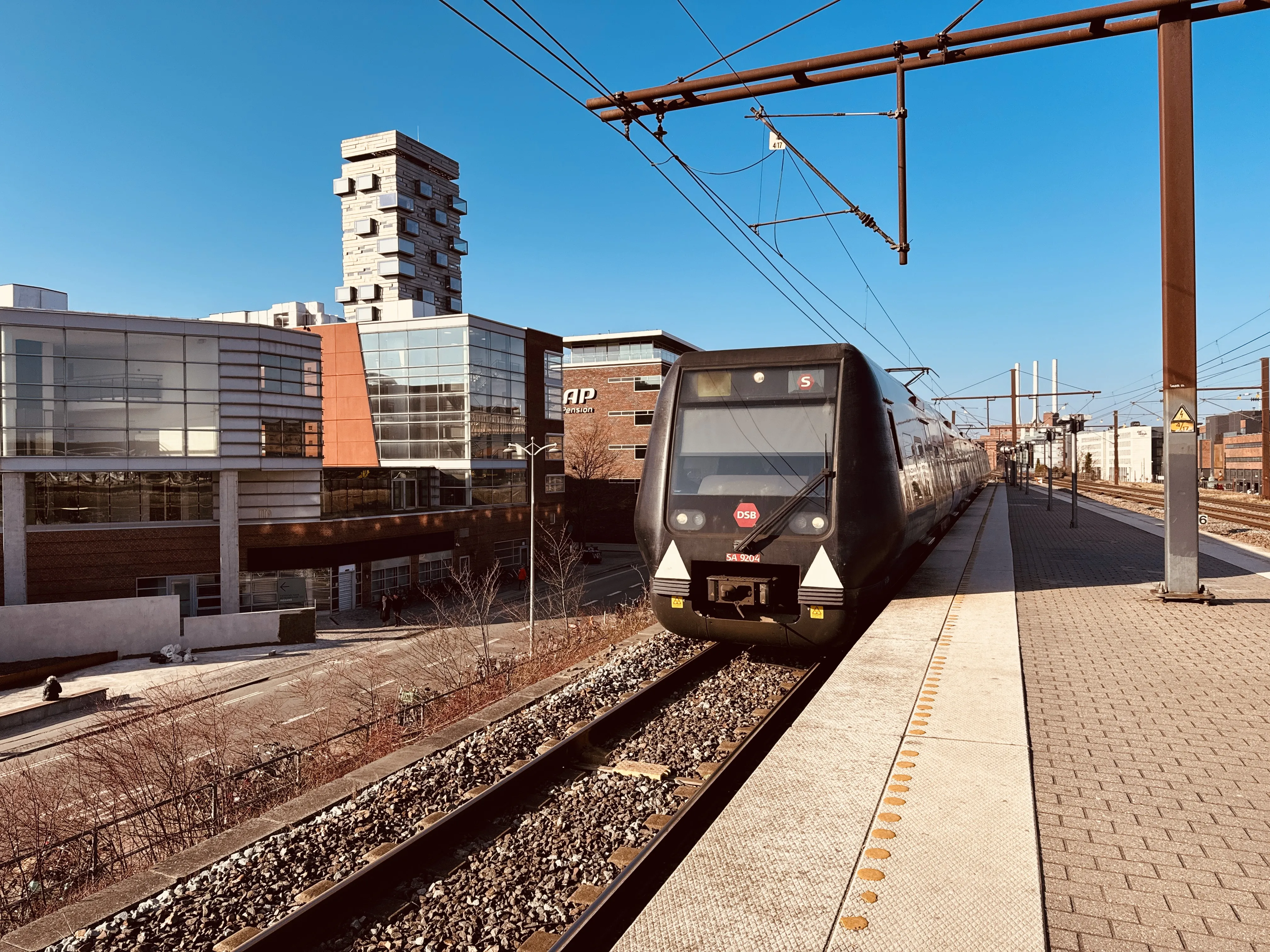 Billede af DSB SA 8204 fotograferet ud for Nordhavn S-togstrinbræt.