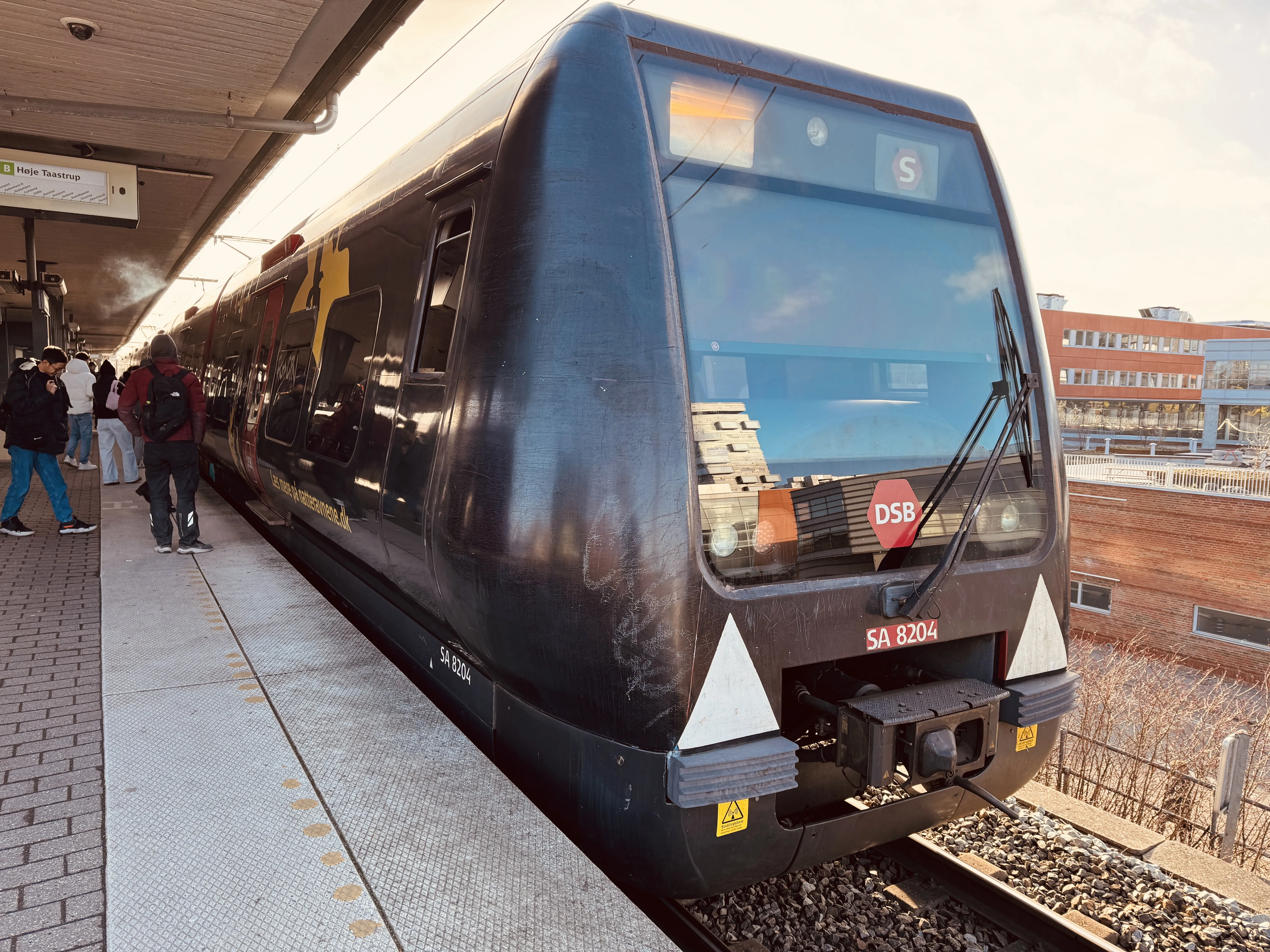 Billede af DSB SA 8204 fotograferet ud for Nordhavn S-togstrinbræt.