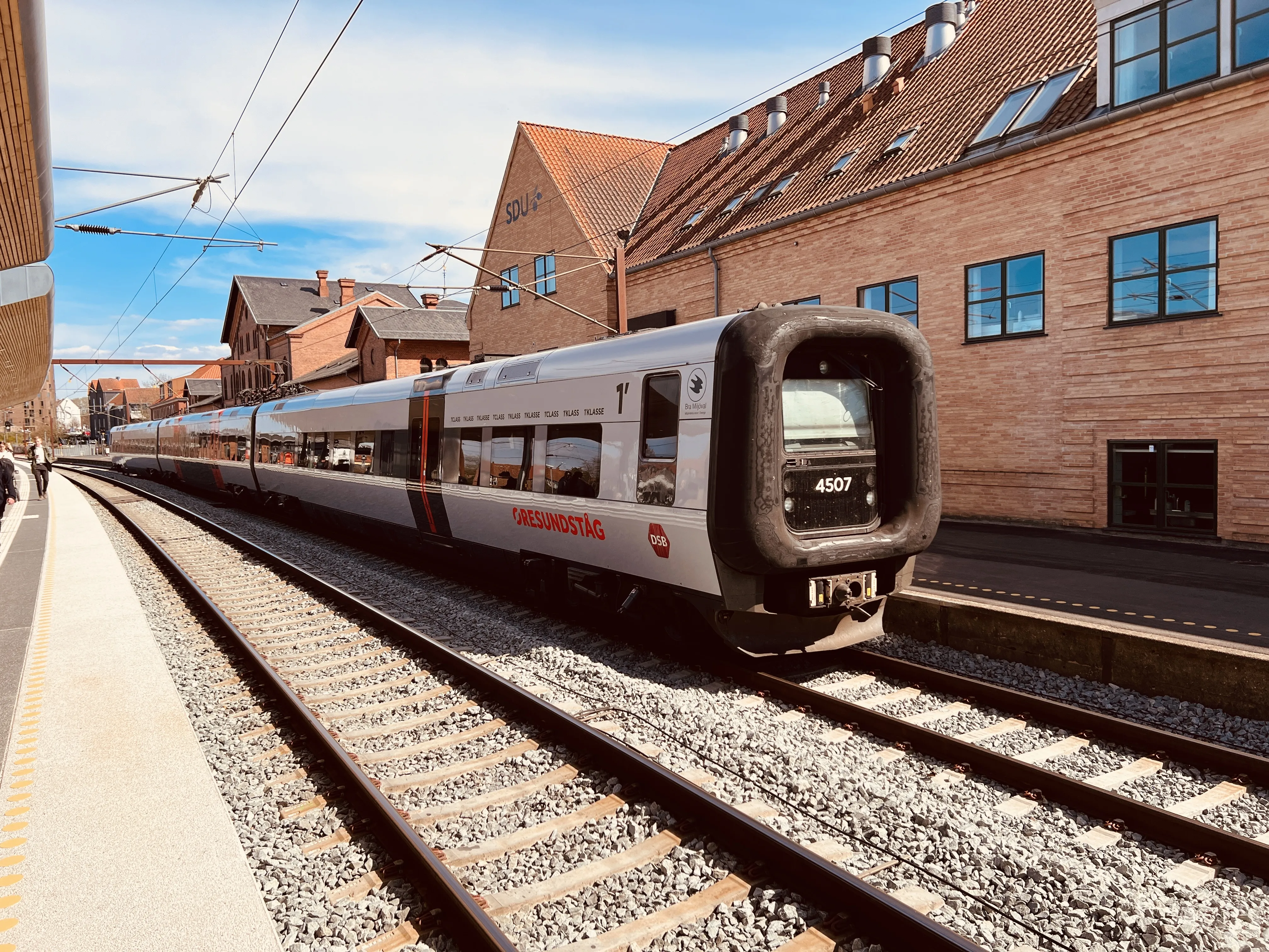 Billede af DSB ET 4307 fotograferet ud for Slagelse Station.