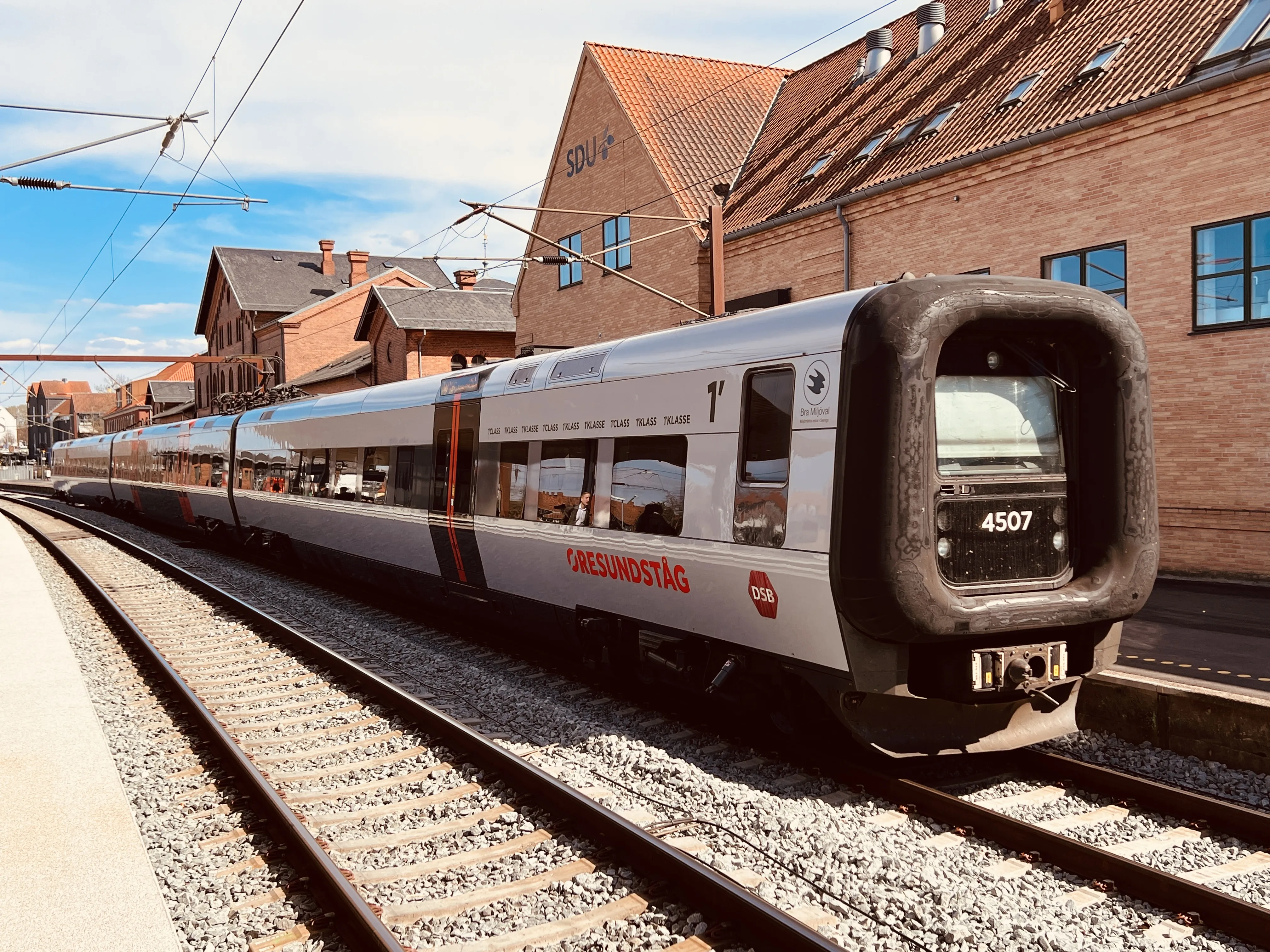 Billede af DSB ET 4307 fotograferet ud for Slagelse Station.