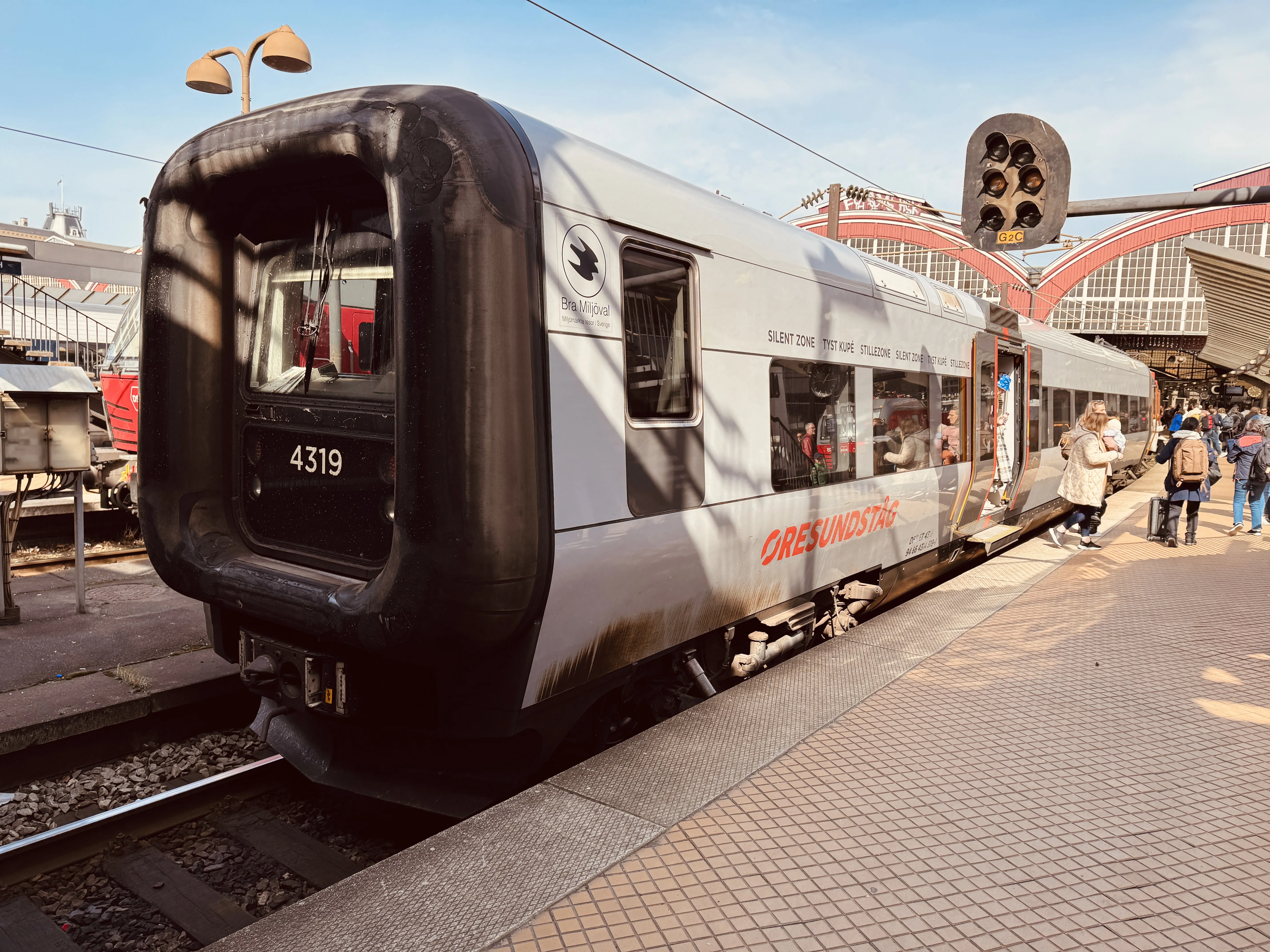 Billede af DSB ET  4319 fotograferet ud for København Hovedbanegård.