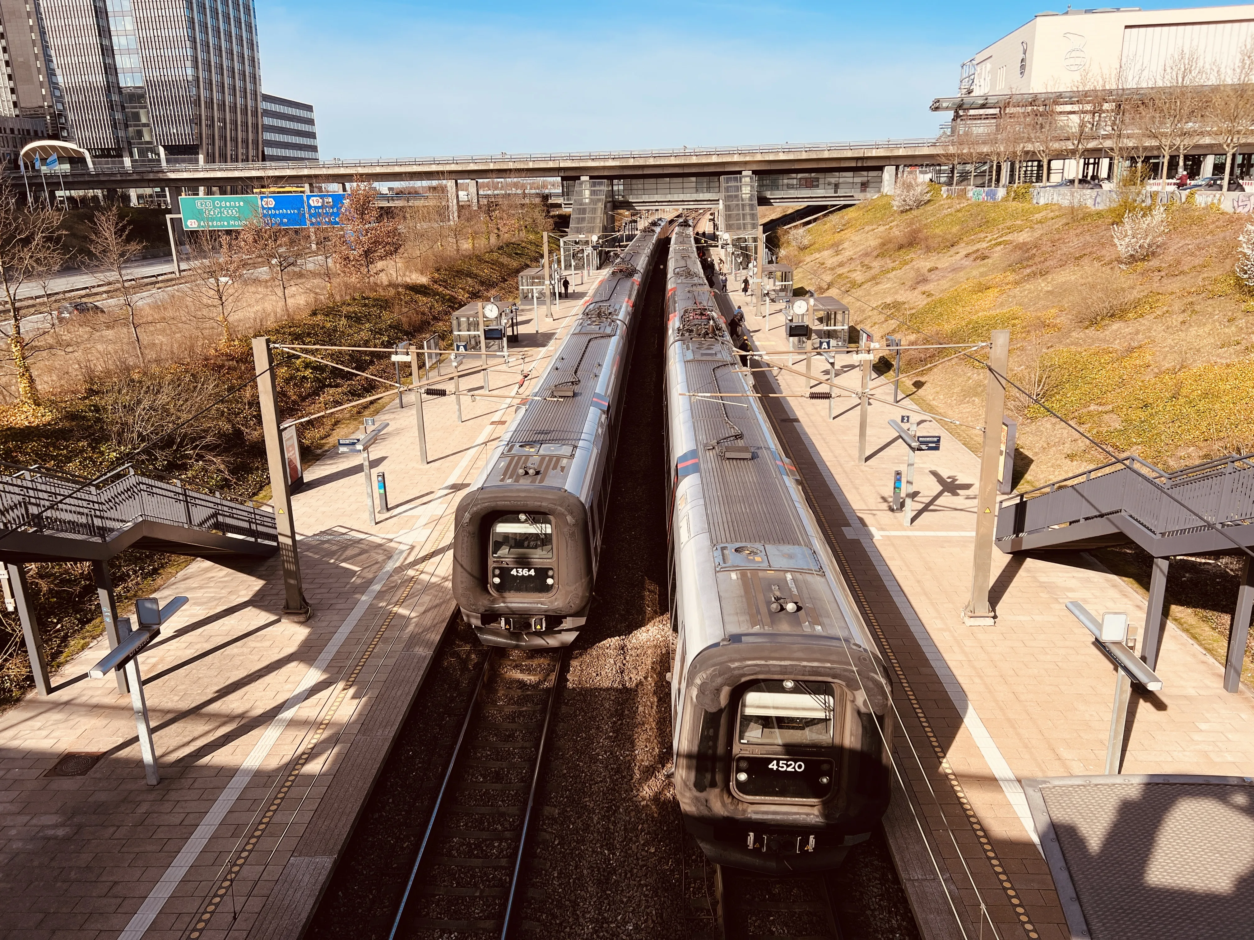 Billede af DSB ET 4320 fotograferet ud for Ørestad Trinbræt.