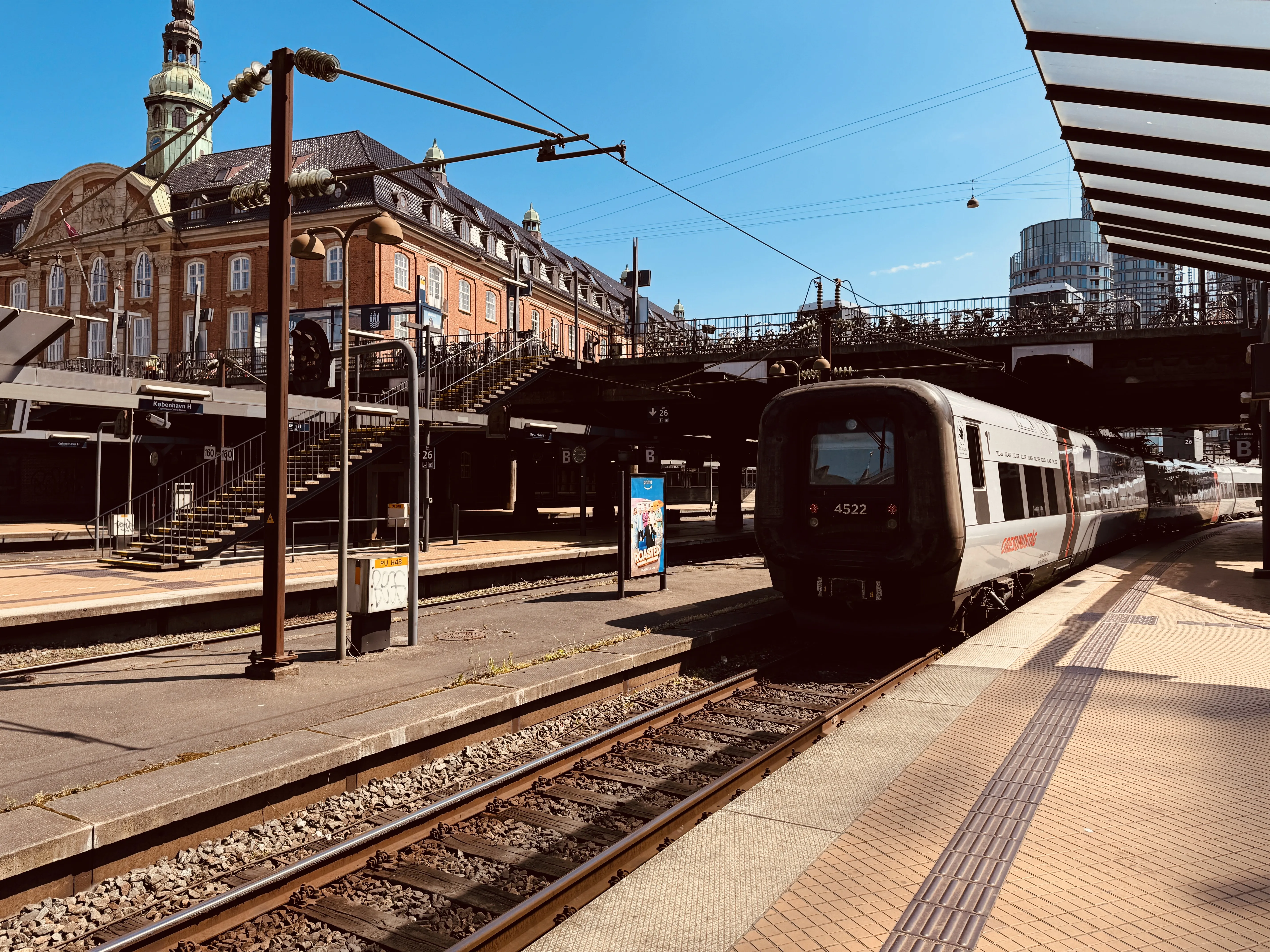 Billede af DSB ET 4322 fotograferet ud for København Hovedbanegård.